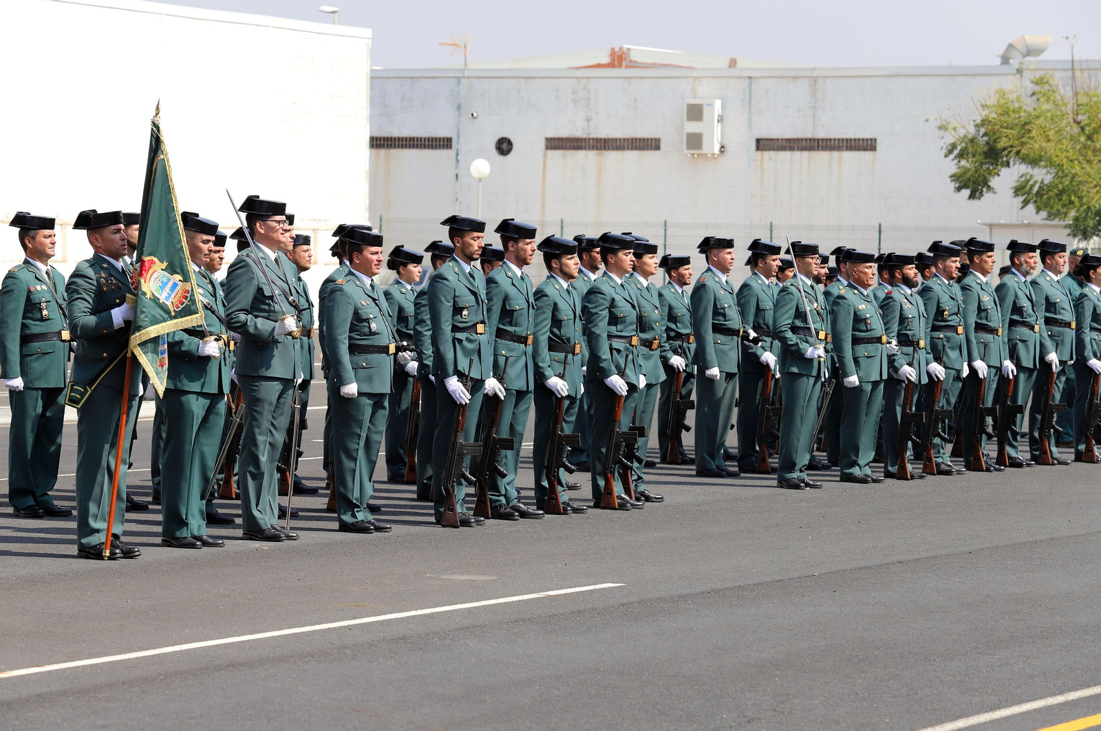 Imágenes de la toma de posesión de Andrés López como coronel jefe de la Comandancia de la Guardia Civil en Huelva