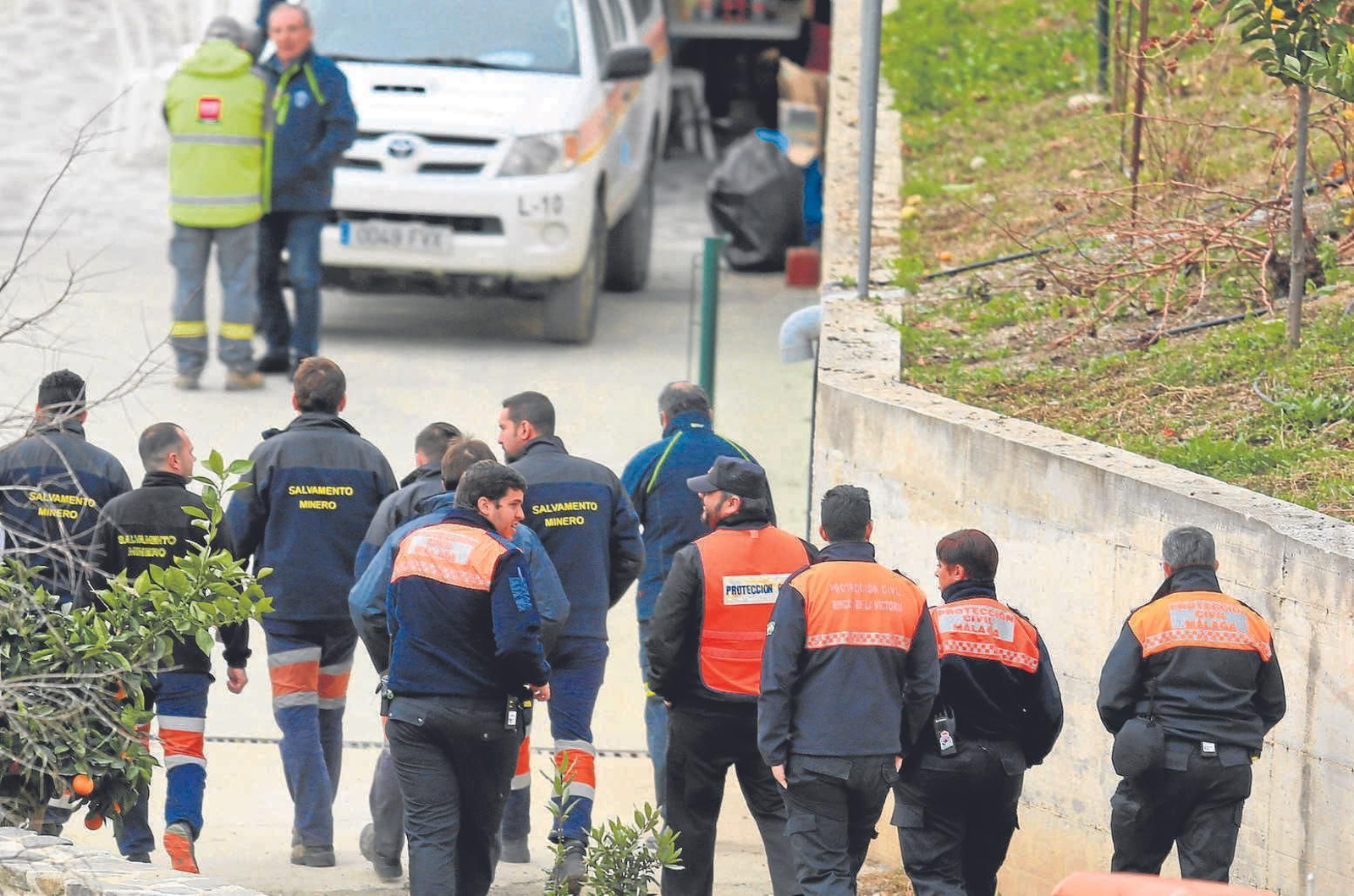 Mineros y miembros de Protección Civil,en la zona del rescate Mineros y miembros de Protección Civil,en la zona del rescate