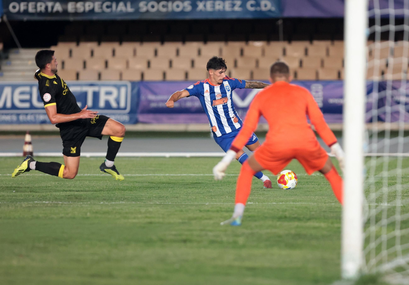 Imágenes del X Trofeo Rafa Verdú entre Xerez CD y Sanluqueño en Chapín