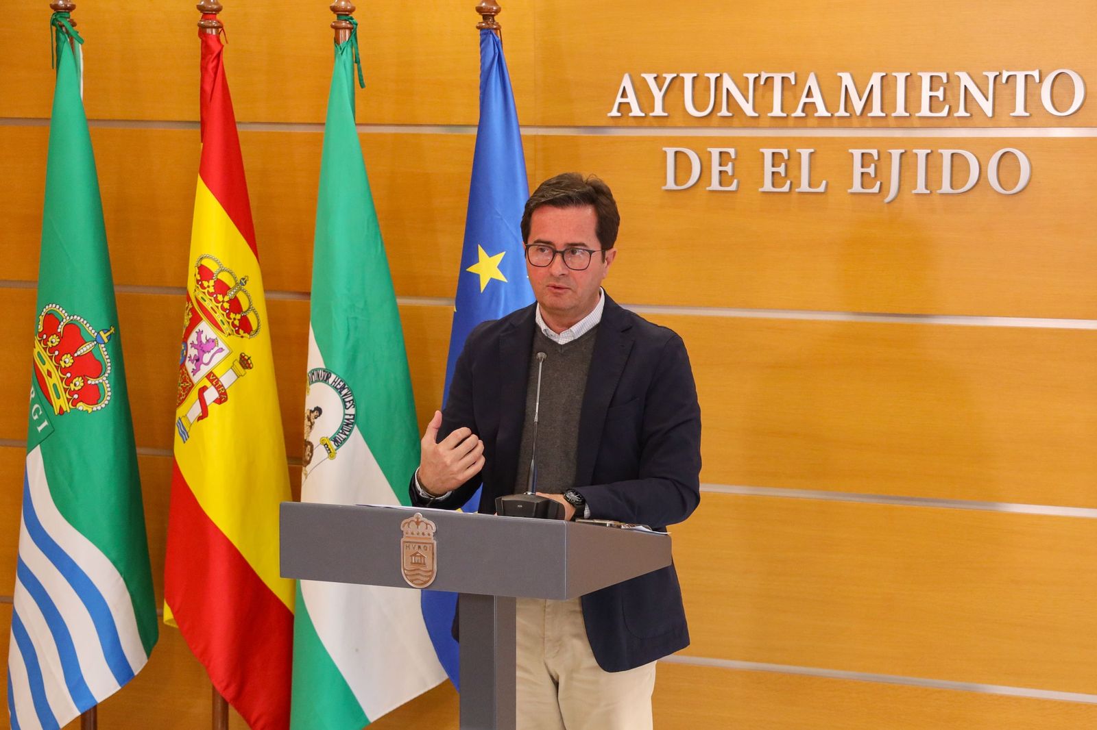 El alcalde de El Ejido, Francisco Góngora, celebra el anuncio de los espigones para Balerma.