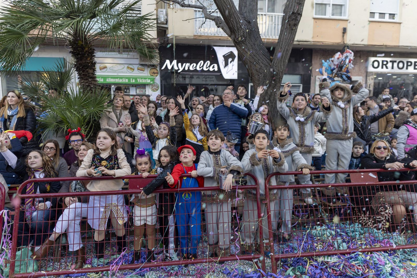 Las mejores imágenes de la Cabalgata del Carnaval de Cádiz 2026
