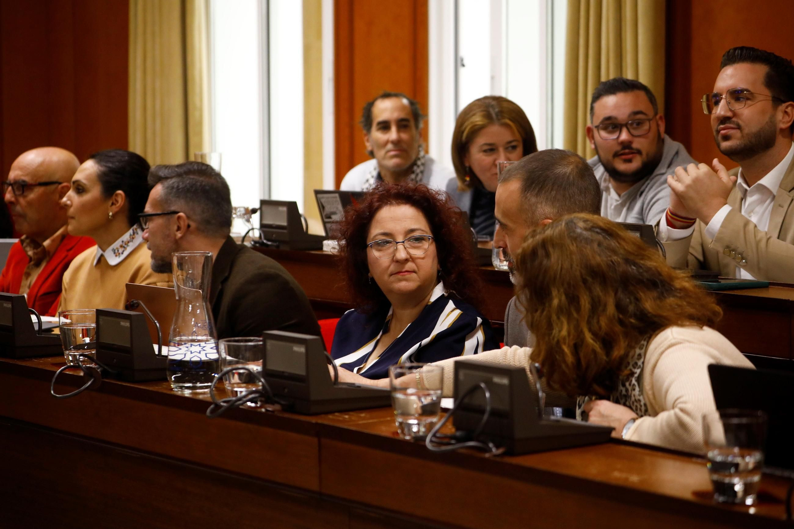 Las imágenes del Pleno suspendido por las protestas de los vecinos de Villarrubia Las imágenes del Pleno suspendido por las protestas de los vecinos de Villarrubia