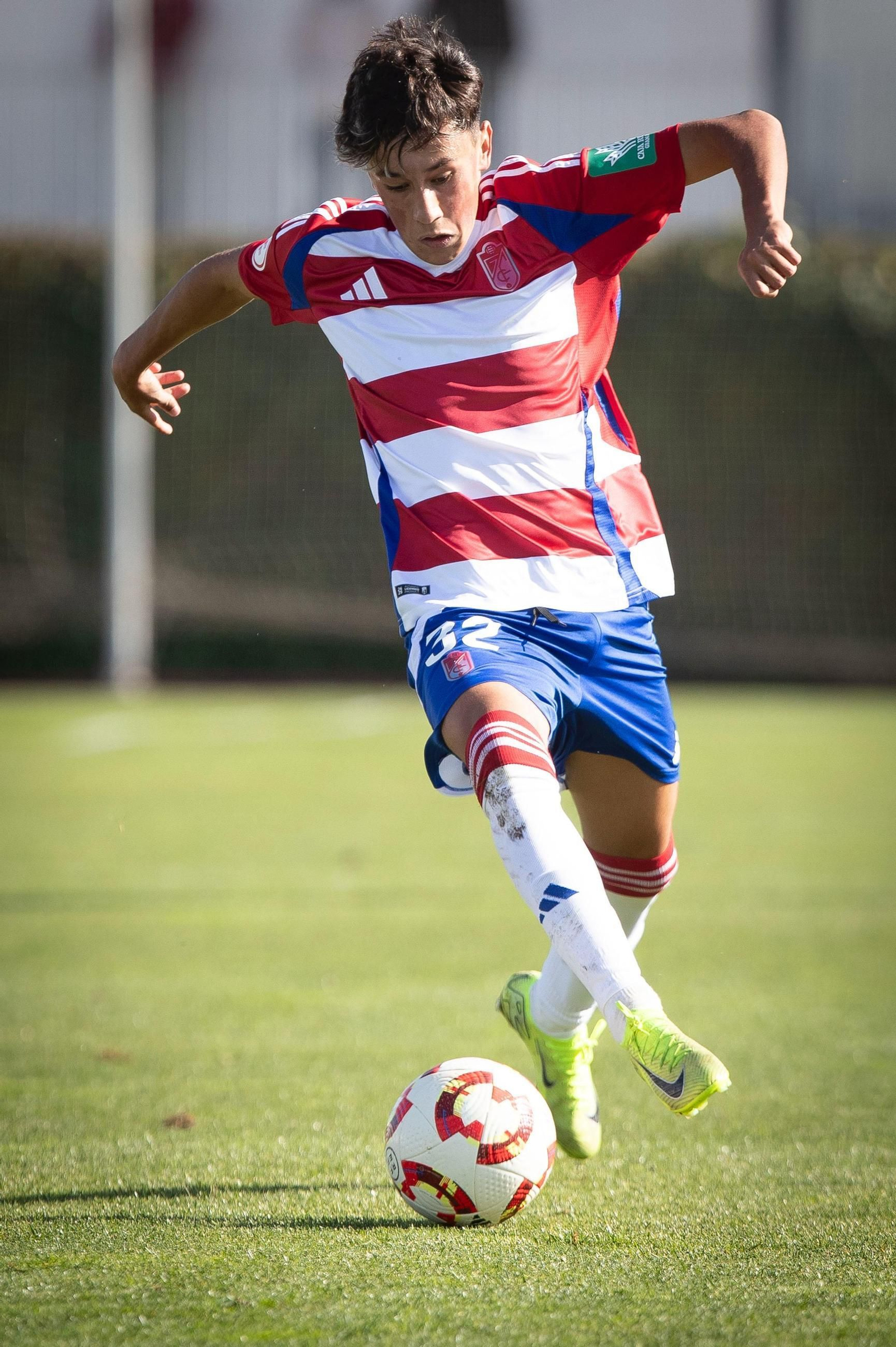 Las mejores imágenes del Recreativo Granada - Cádiz CF Mirandilla