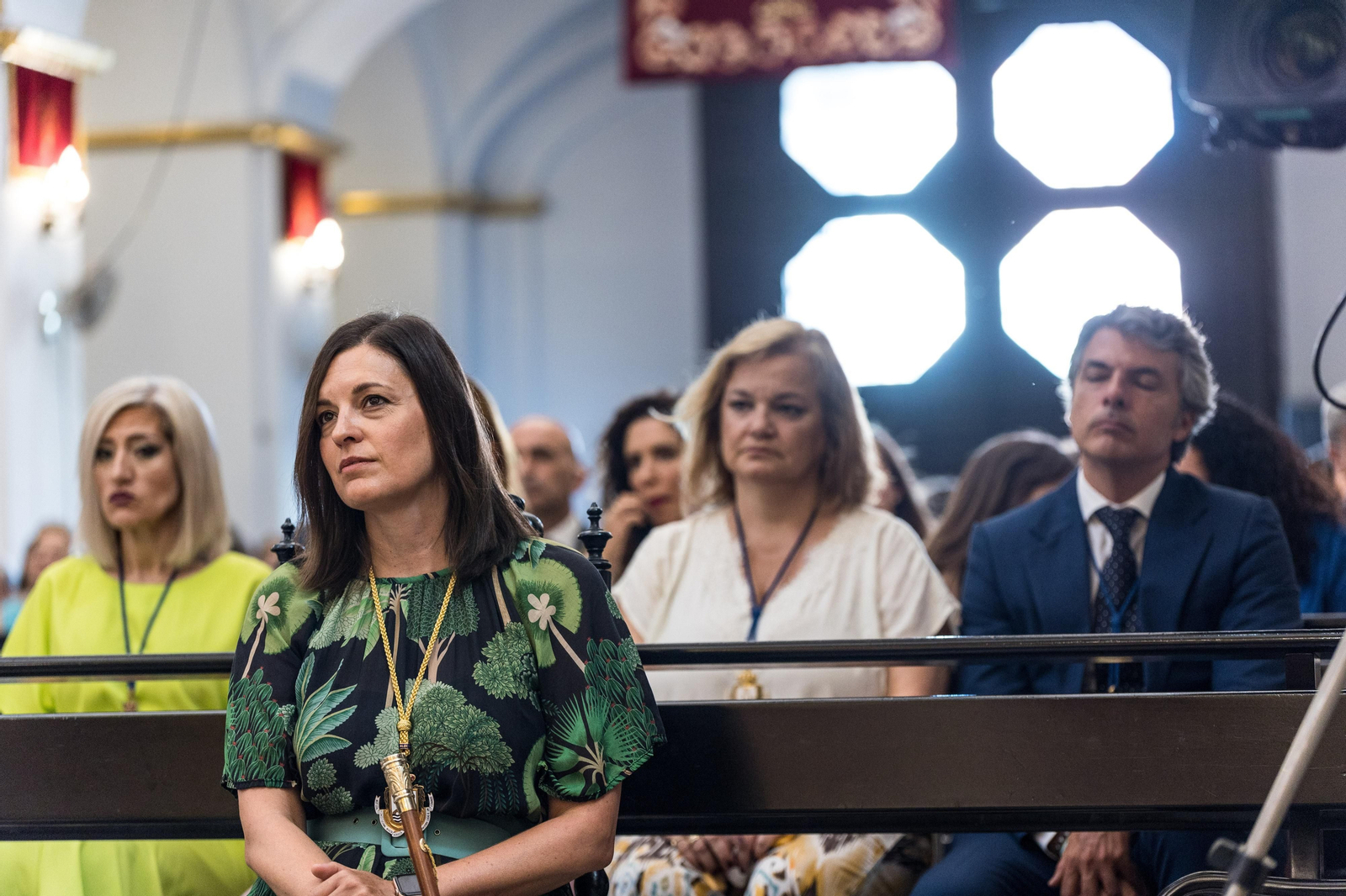 Las imágenes de la función y el besamanos a la Virgen del Carmen en San Fernando