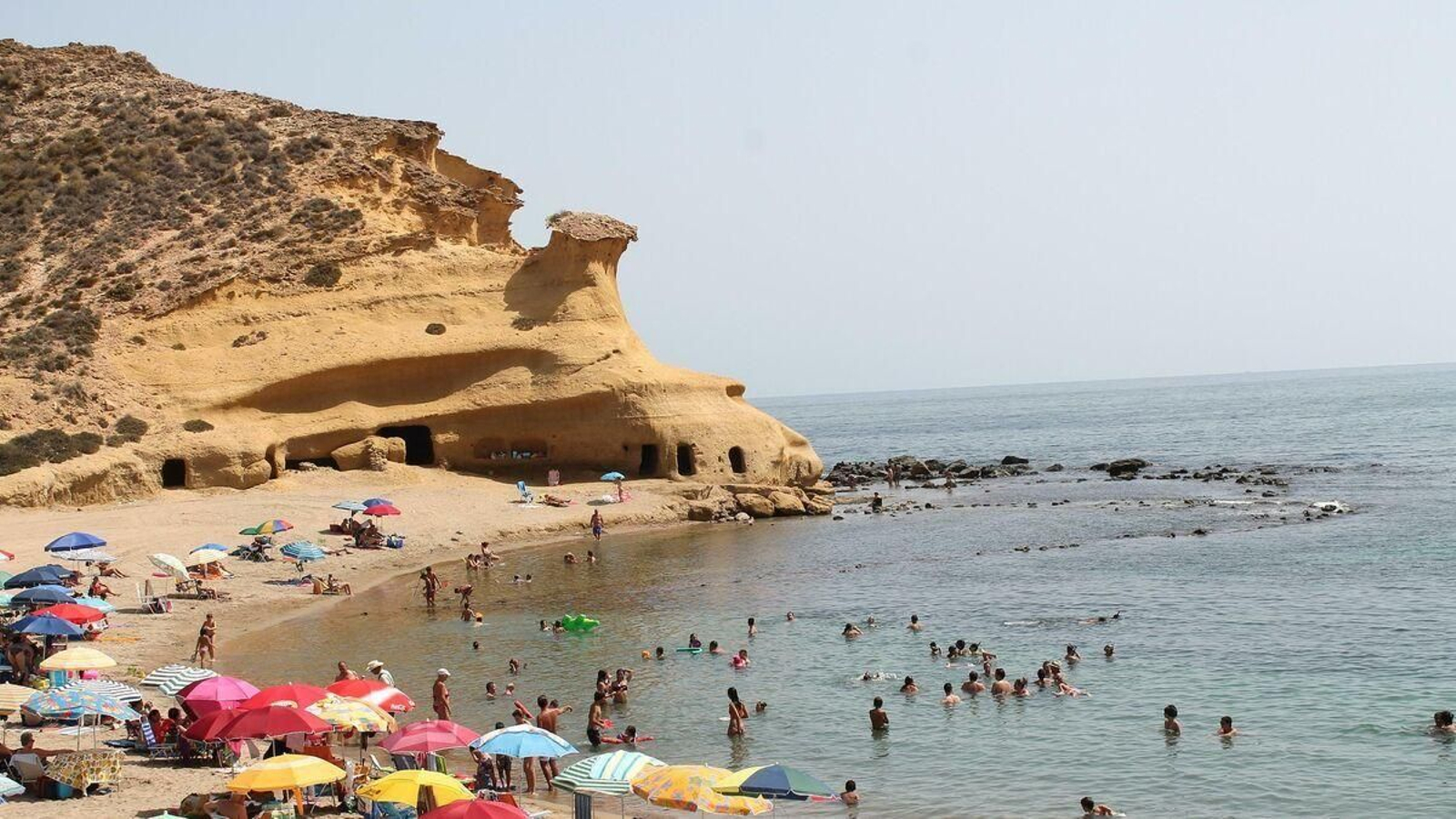 Playa de los Cocedores, el lugar más al este de Andalucía