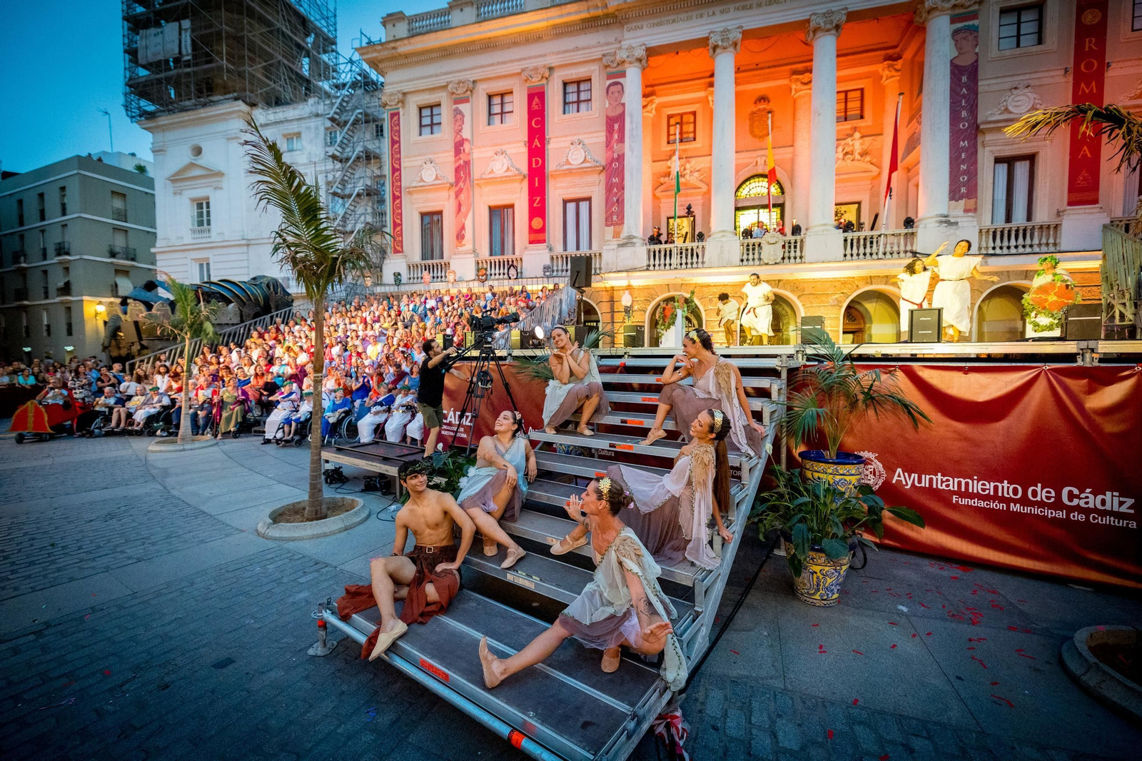 Las imágenes de Gades Romana 2025: la comitiva y el espectáculo inaugural en Cádiz