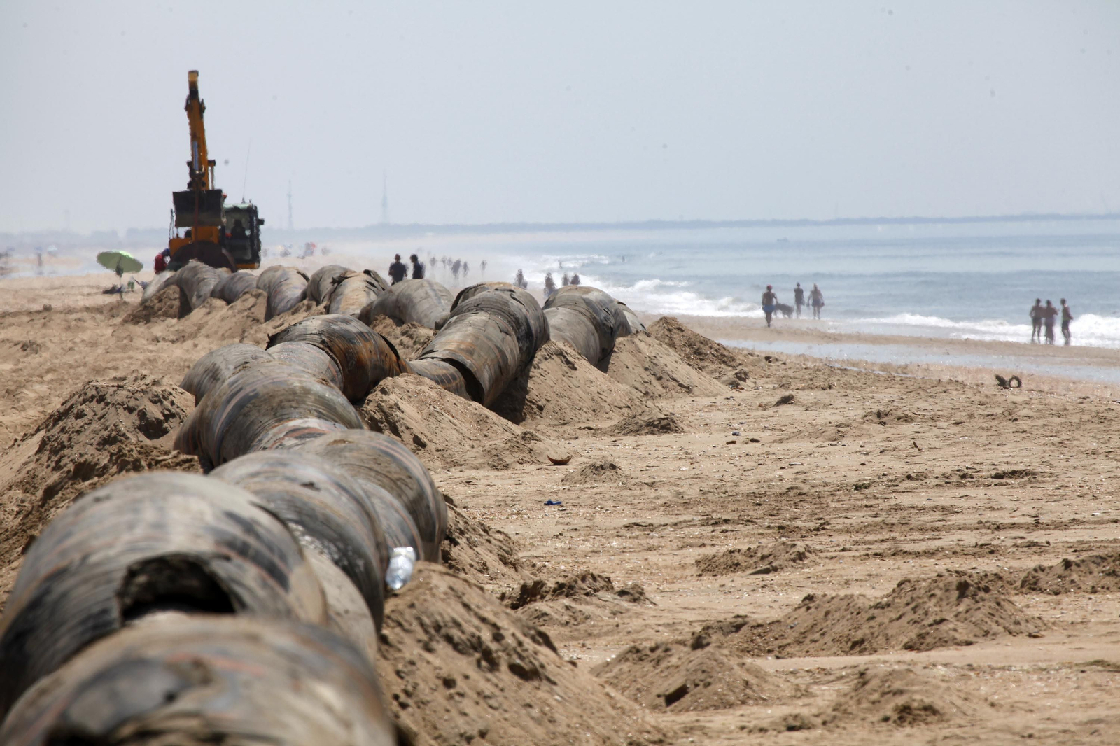 Las imágenes de la recuperación de la playa de La Antilla