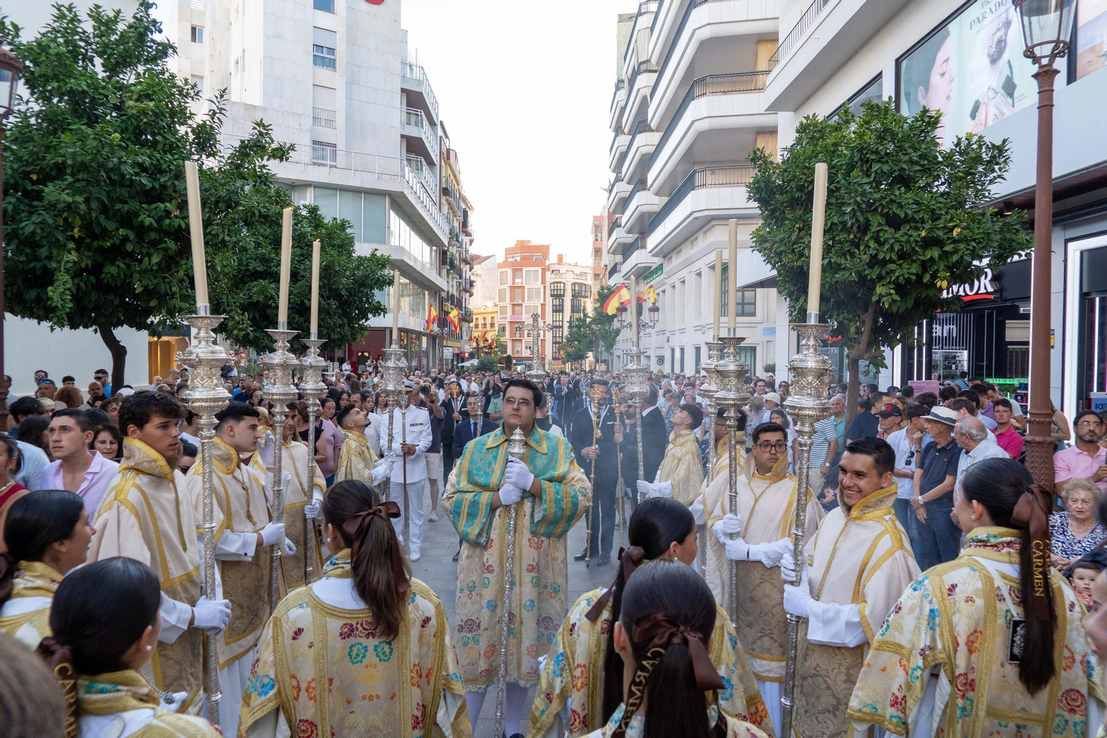 Imágenes de la procesión La Virgen del Carmen por las calles de Huelva