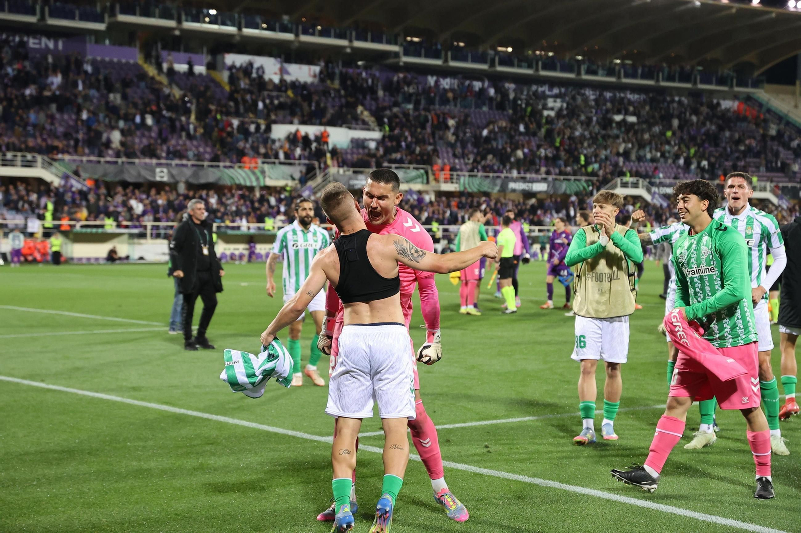 Las fotos del Fiorentina-Betis de la Conference League