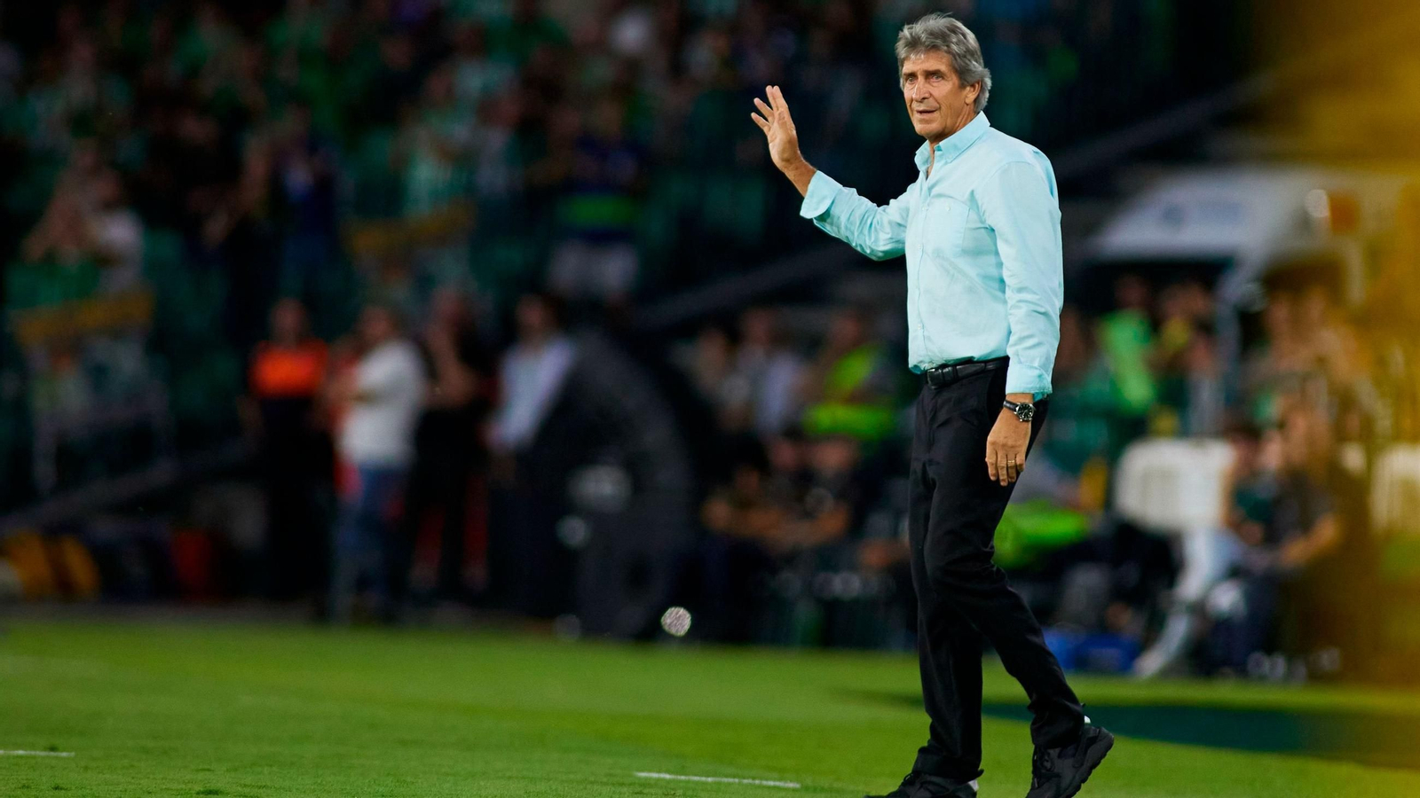 Mnauel Pellegrini en un partido con el Benito Villamarín