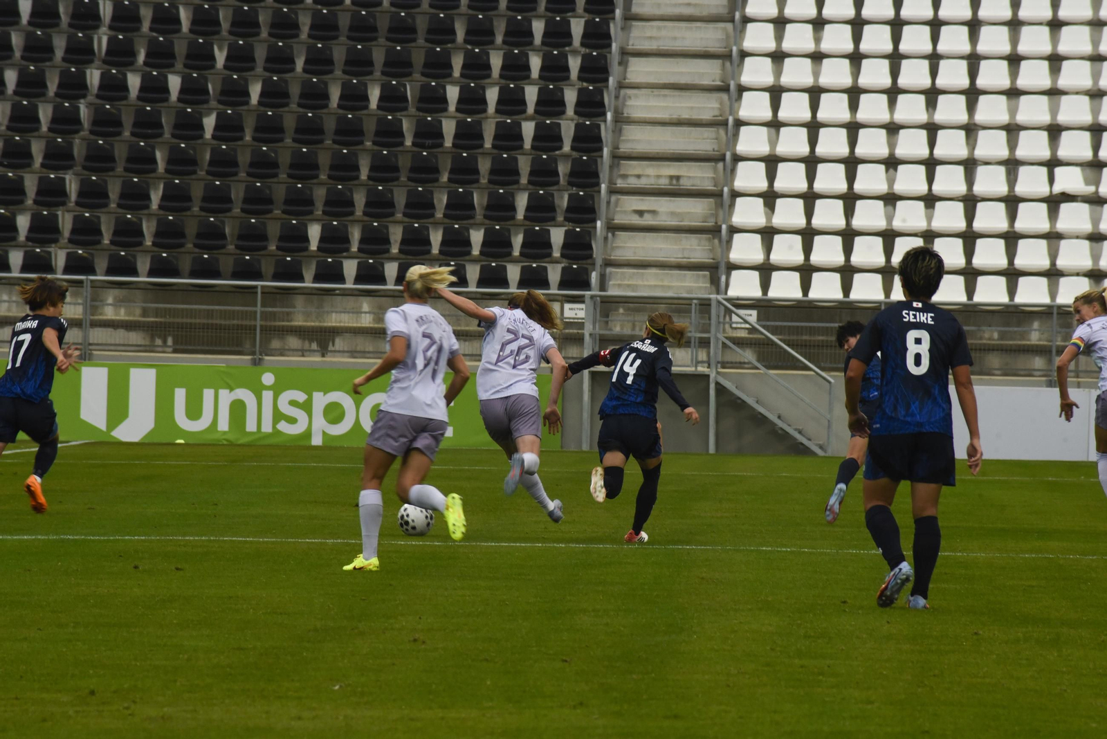 Las fotos del partido amistoso entre las selecciones femeninas de fútbol de Noruega y Japón en La Línea