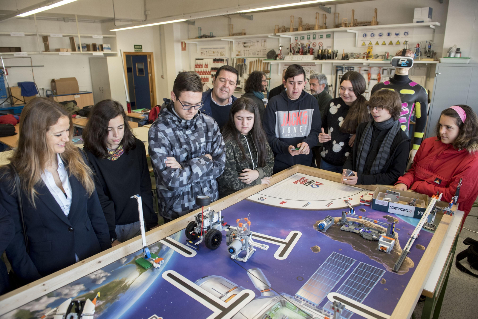 Los alumnos calientan motores para el Torneo First Lego