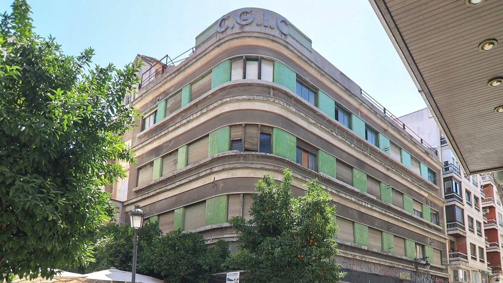 Edificio de la Compañía Granadina, en la calle Alhondiga, donde ya se prepara un hotel de cinco estrellas Edificio de la Compañía Granadina, en la calle Alhondiga, donde ya se prepara un hotel de cinco estrellas