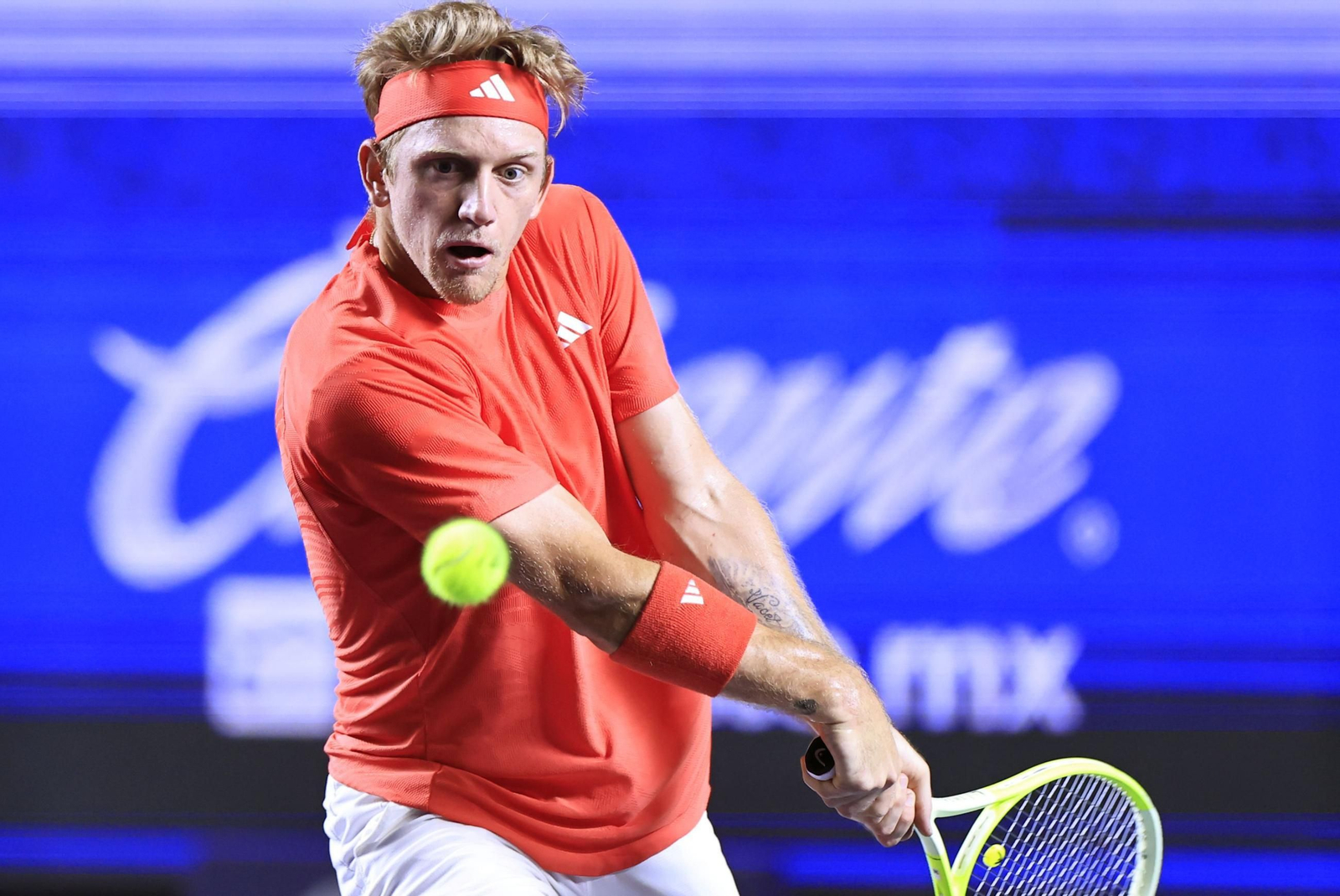 Un mágico Davidovich tumba a Shapovalov y está en la final de Acapulco Un mágico Davidovich tumba a Shapovalov y está en la final de Acapulco