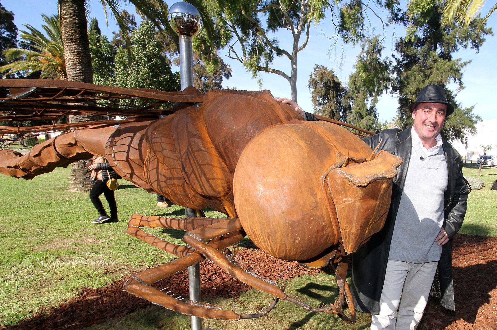 Inauguración de la escultura del artista onubense Víctor Pulido 'Imago', en imágenes