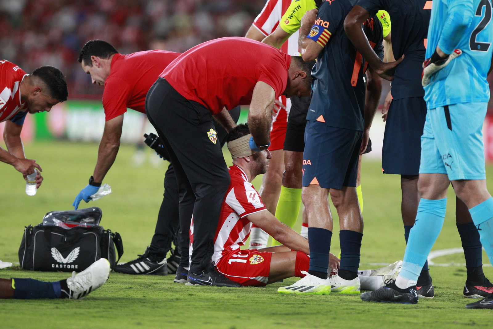 Imágenes del partido de La Liga Ea Sports U.D. Almería-Valencia C.F.