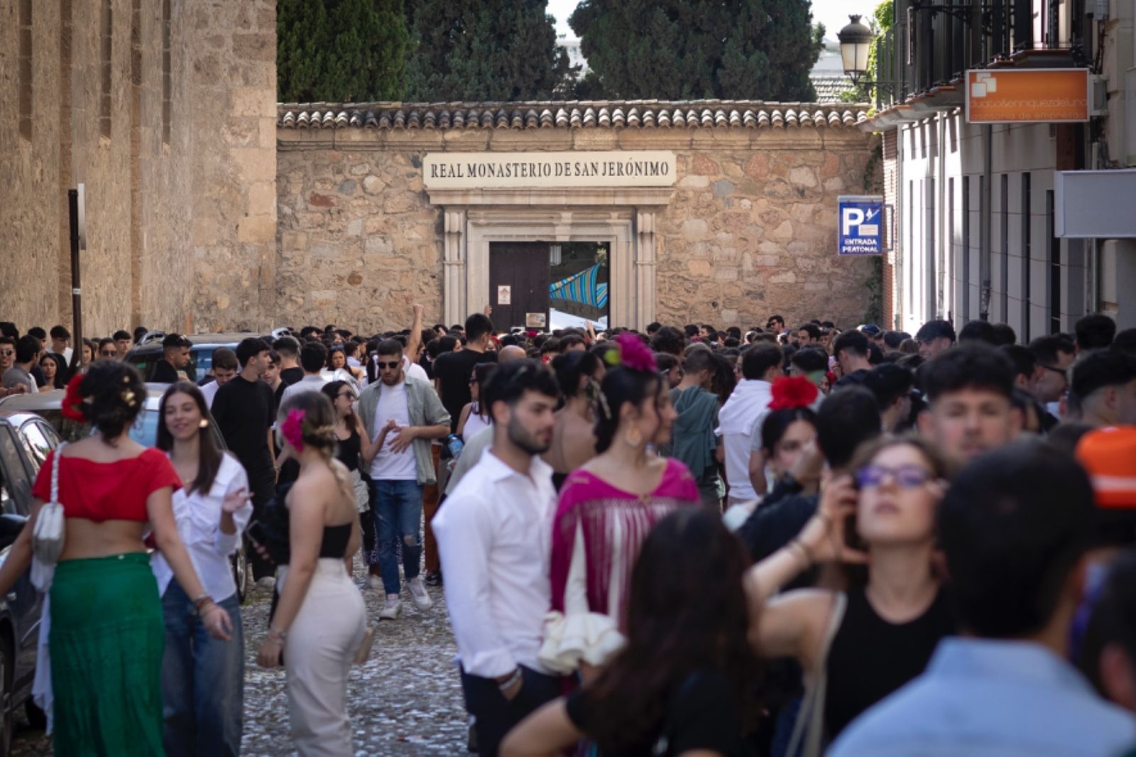 Los mejores momentos del primer día de Cruces en Granada en fotos