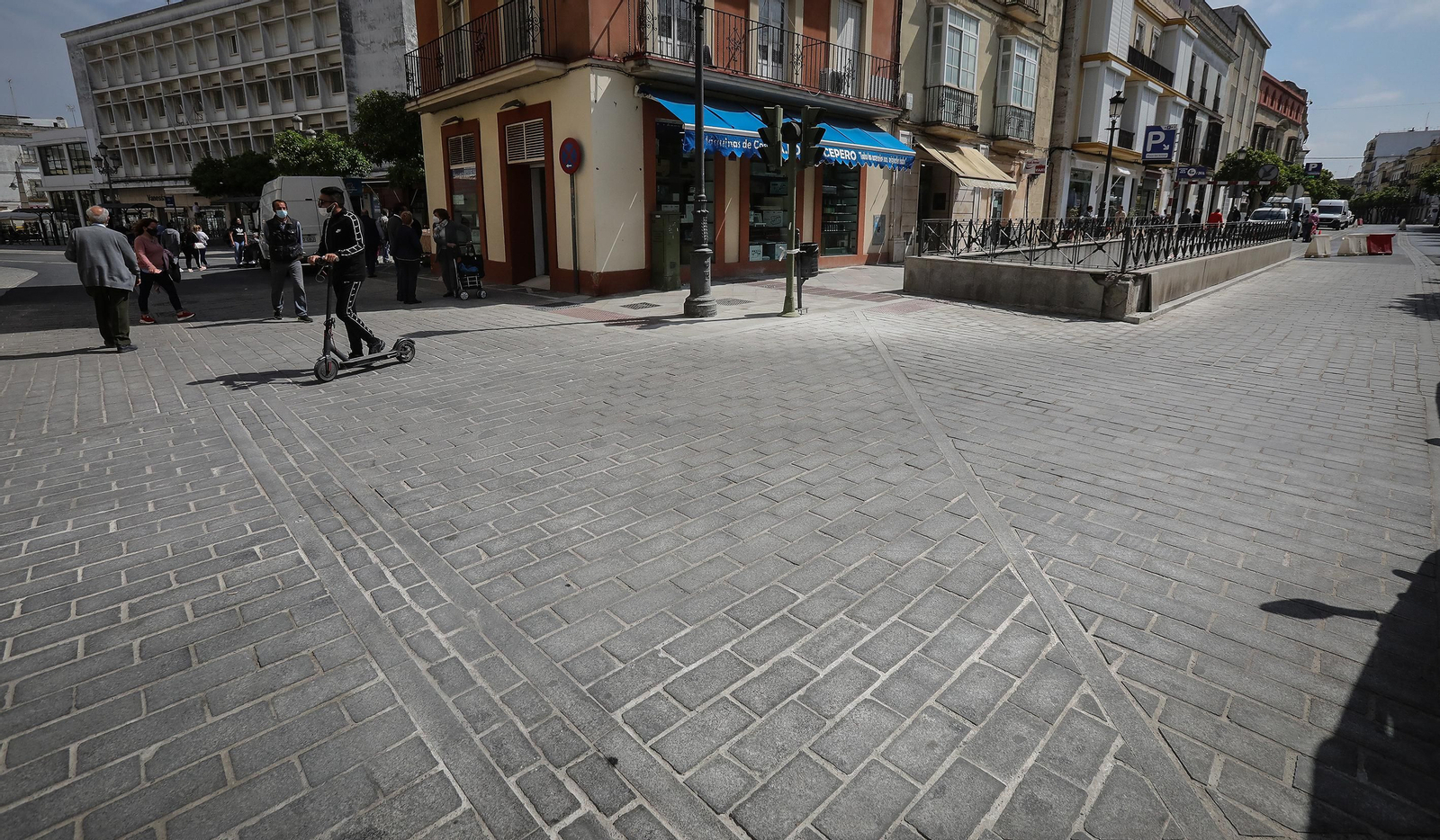 Así están quedando las calles del centro después de la guerra del adoquín