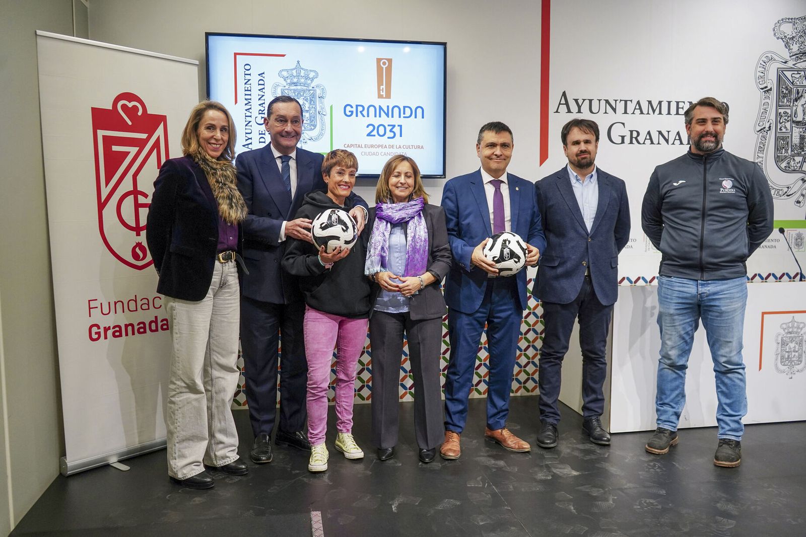 La presentación del evento tuvo lugar en el Ayuntamiento de Granada.