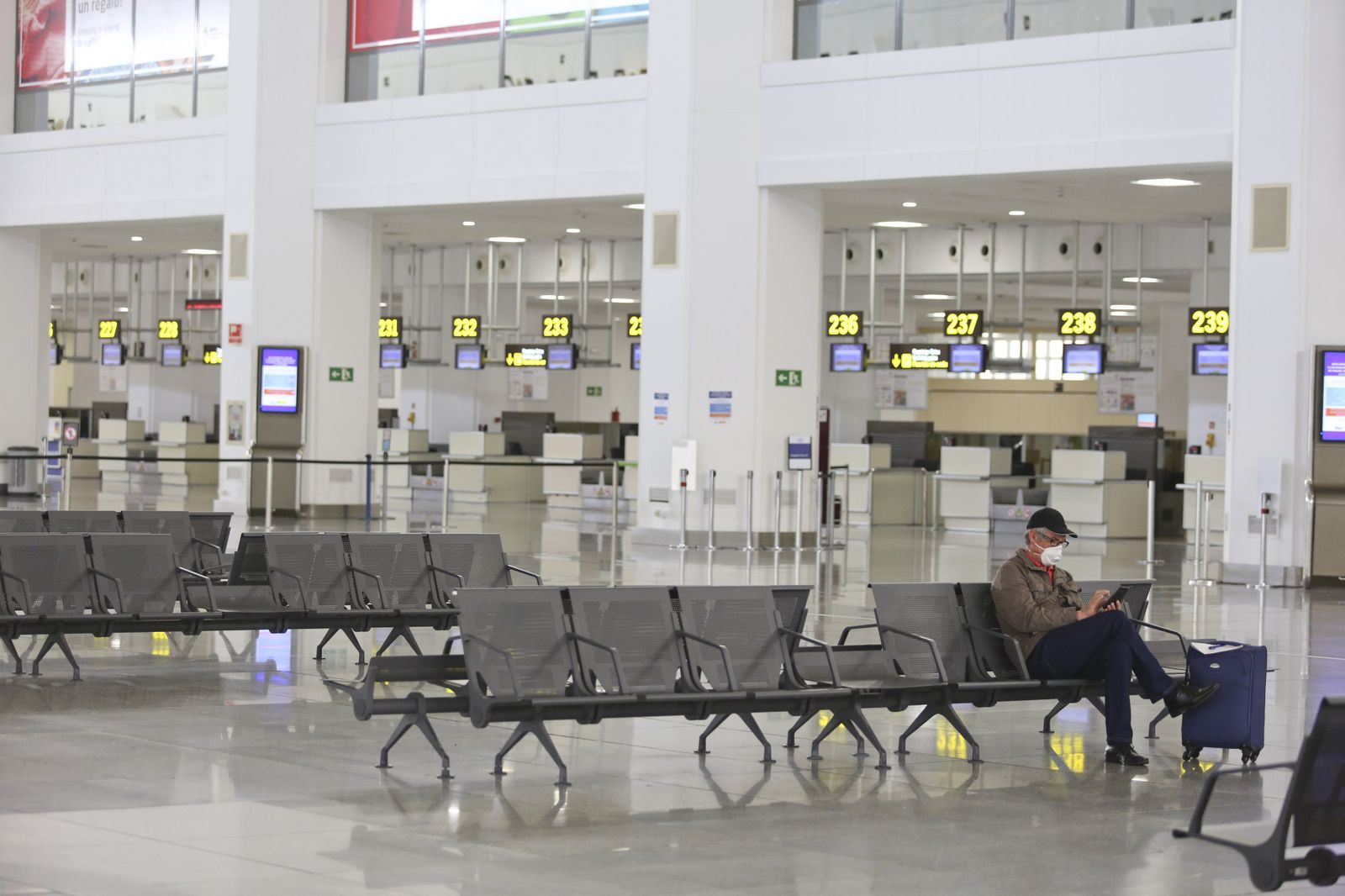 El aeropuerto de Málaga, prácticamente vacío.