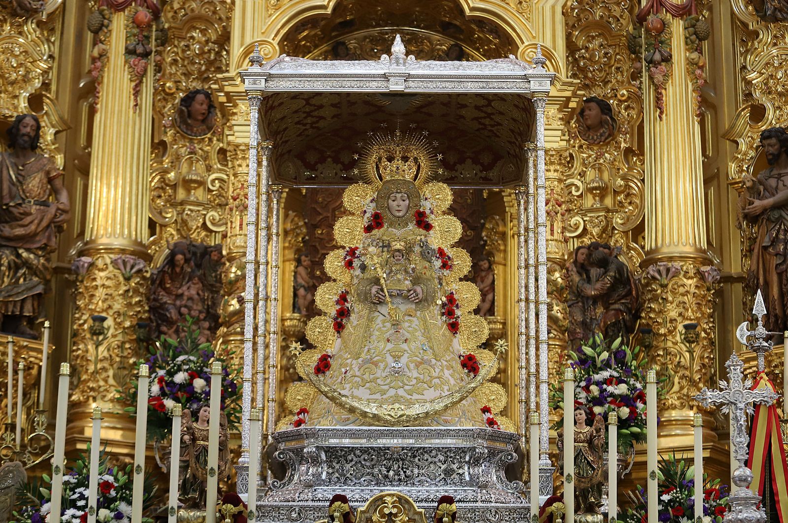 La Hermandad Nuestra Señora del Rocío de Barcelona celebra su 53 aniversario.