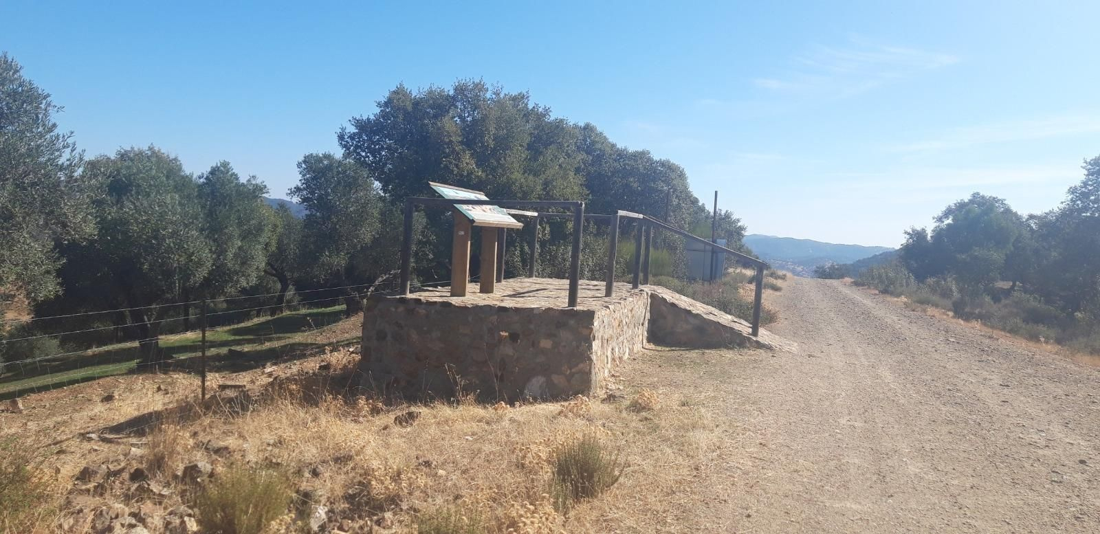 Éste es el Mirador del Azulaque.