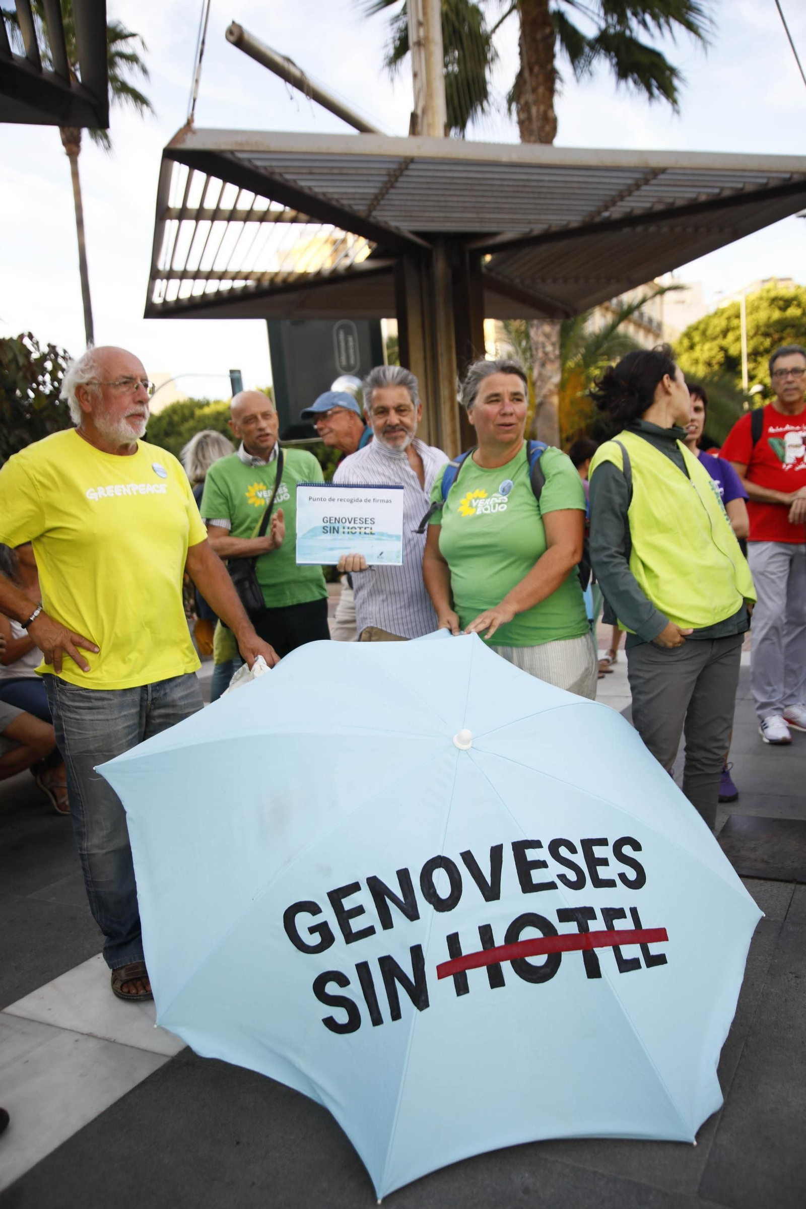 La manifestación "Genoveses sin hotel", en imágenes