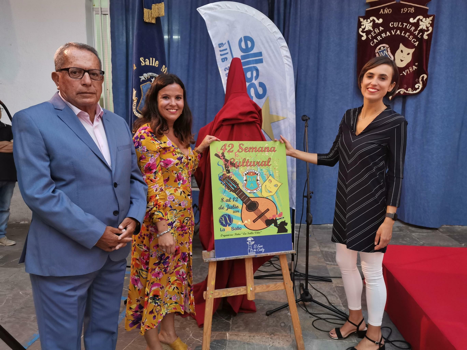 La nueva concejala de Cultura y Fiestas, Lola Cazalilla, acudió a la presentación del cartel.