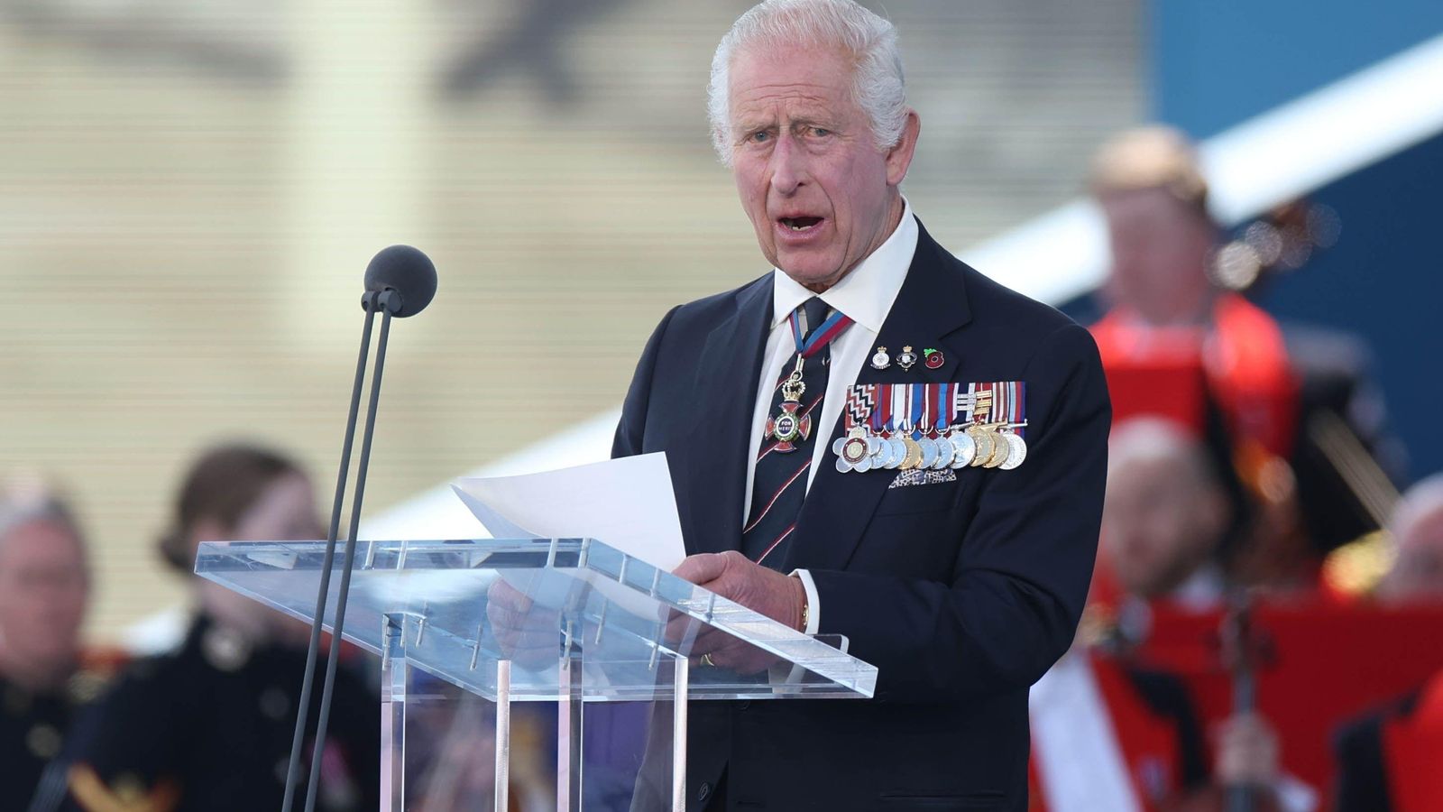 Carlos III en un discurso durante el 80º aniversario del desembarco de Normanía Carlos III en un discurso durante el 80º aniversario del desembarco de Normanía