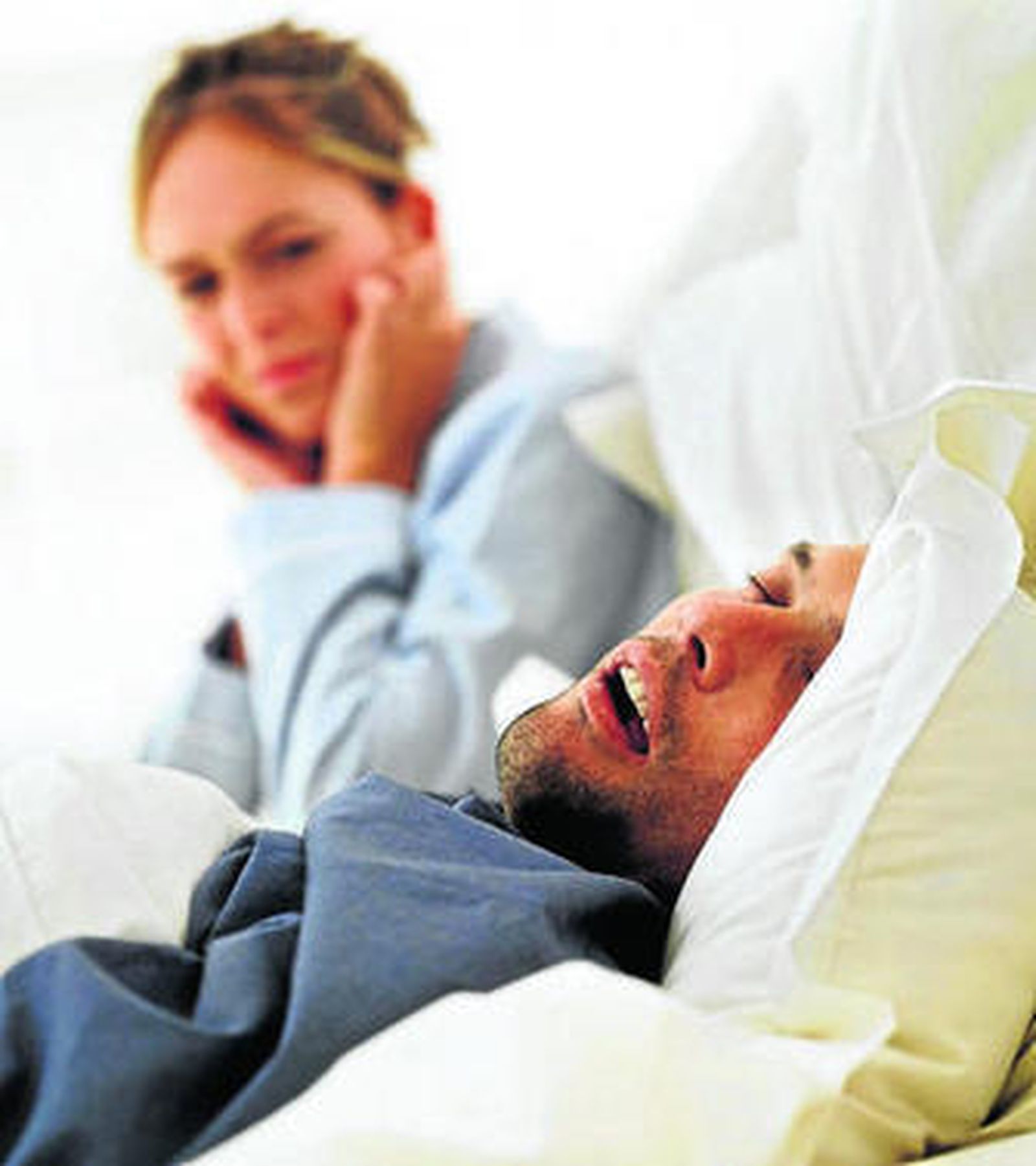 La apnea provoca pausas en la respiración o respiraciones superficiales.