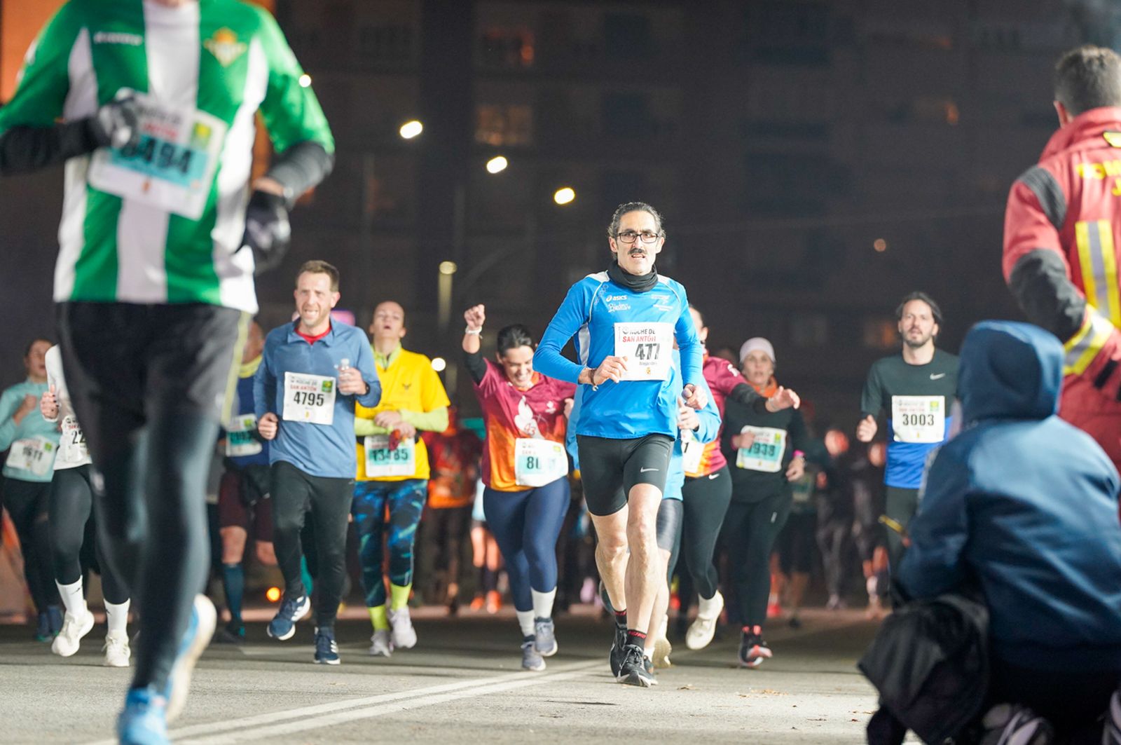 En imágenes: búscate en tu llegada a meta de la Carrera de San Antón 2026 (15)