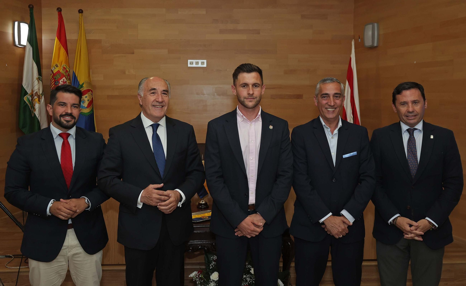 El acto de imposición de la insignia de la ciudad de Algeciras a Iván Turrillo, en imágenes