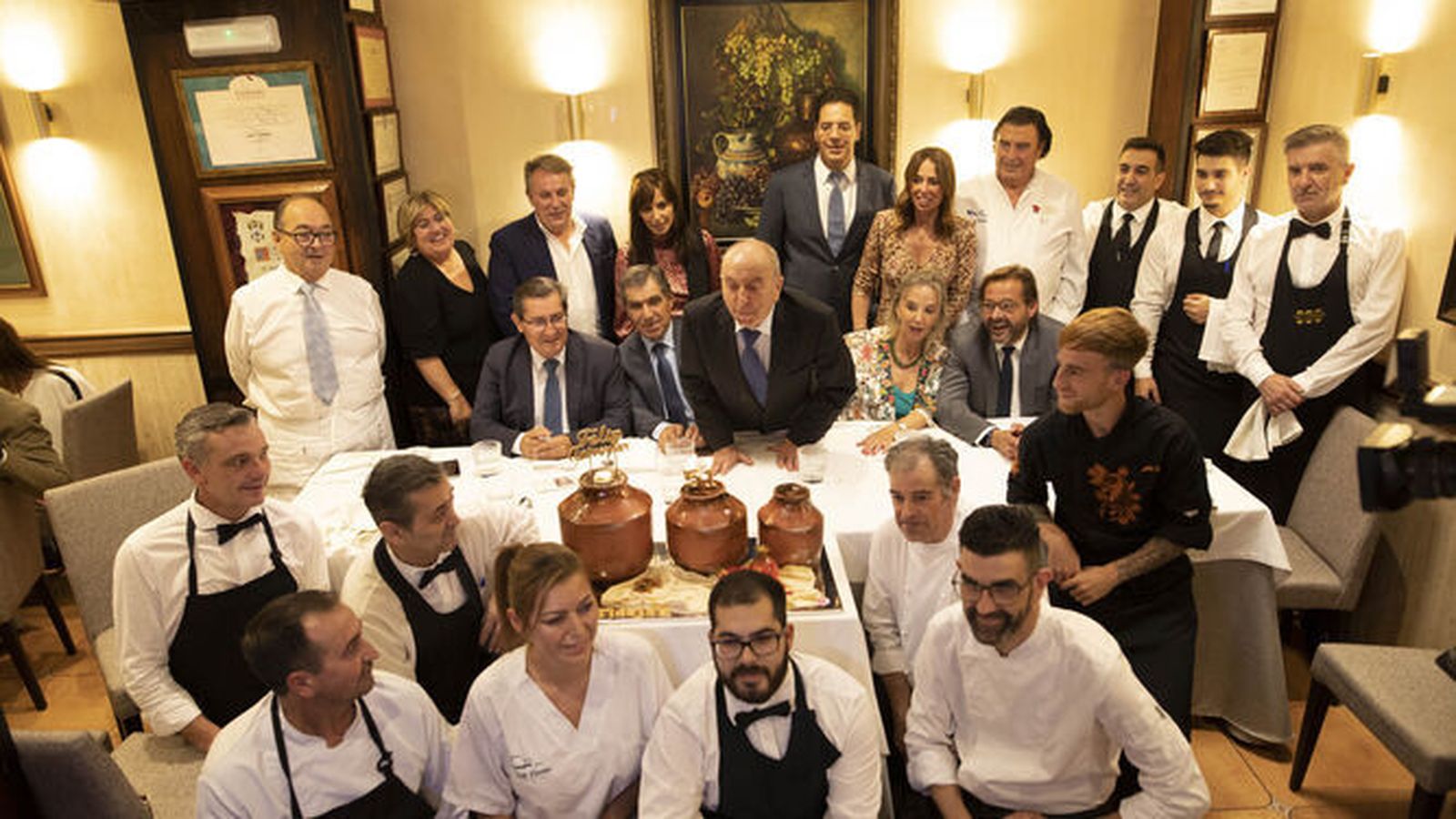 Todo el equipo de Las Tinajas, celebrando el 51 aniversario