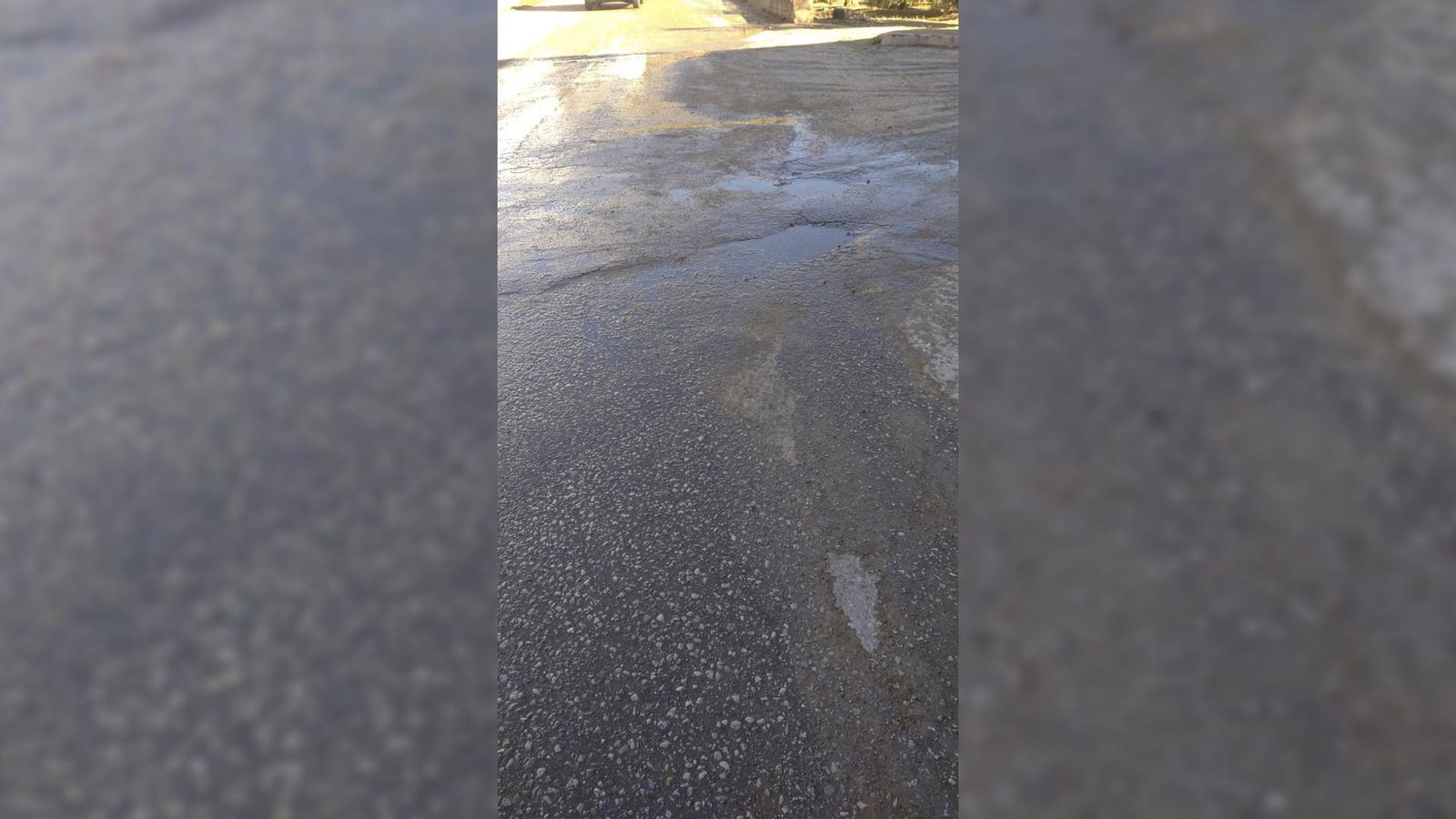 El tramo del Paseo del Puerto, en Pegalajar, con vertidos tóxicos.