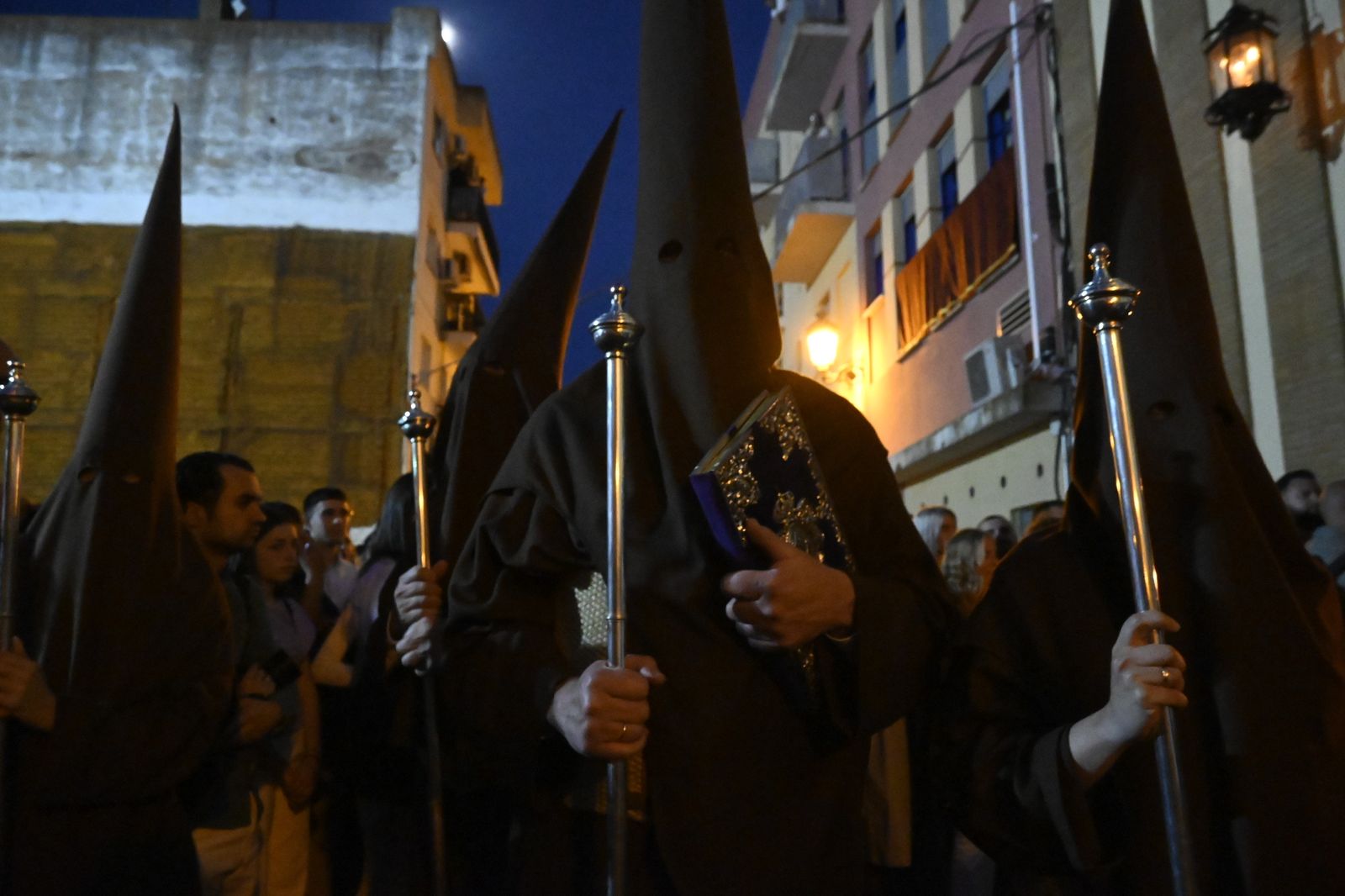 Lunes Santo: Calvario en Huelva, en imágenes