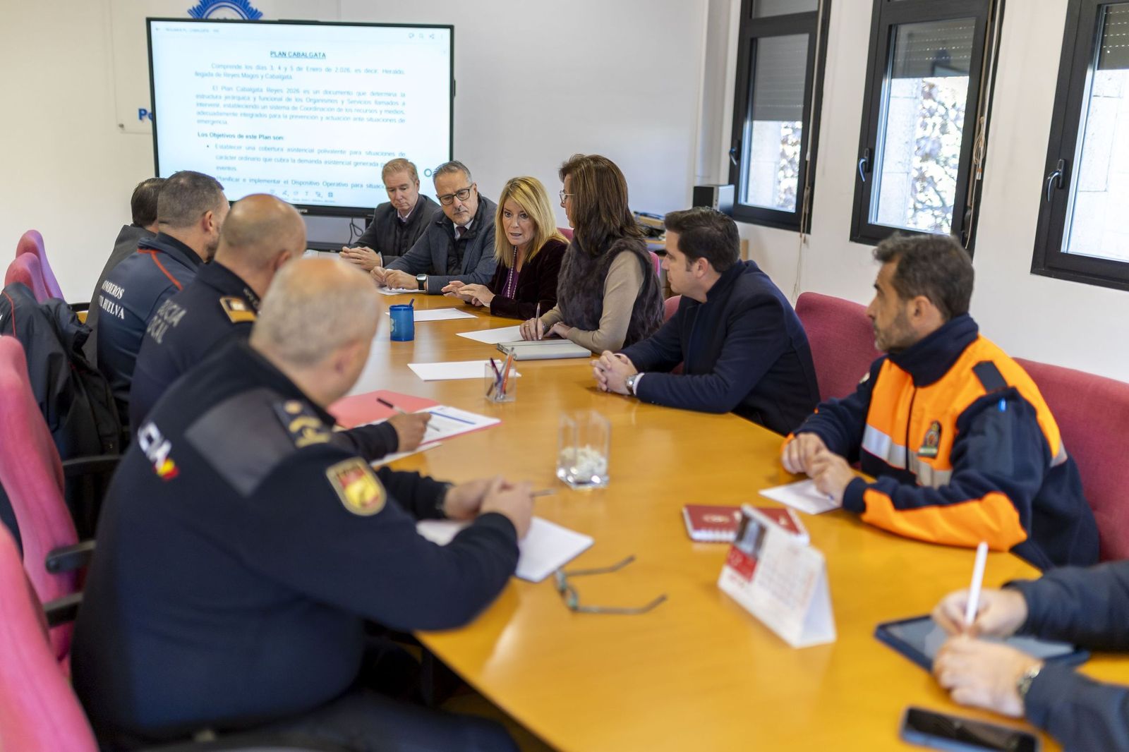 Reunión entre el Ayuntamiento de Huelva y los diferentes cuerpos de seguridad para la elaboración del Plan Cabalgata de Reyes Magos 2026.