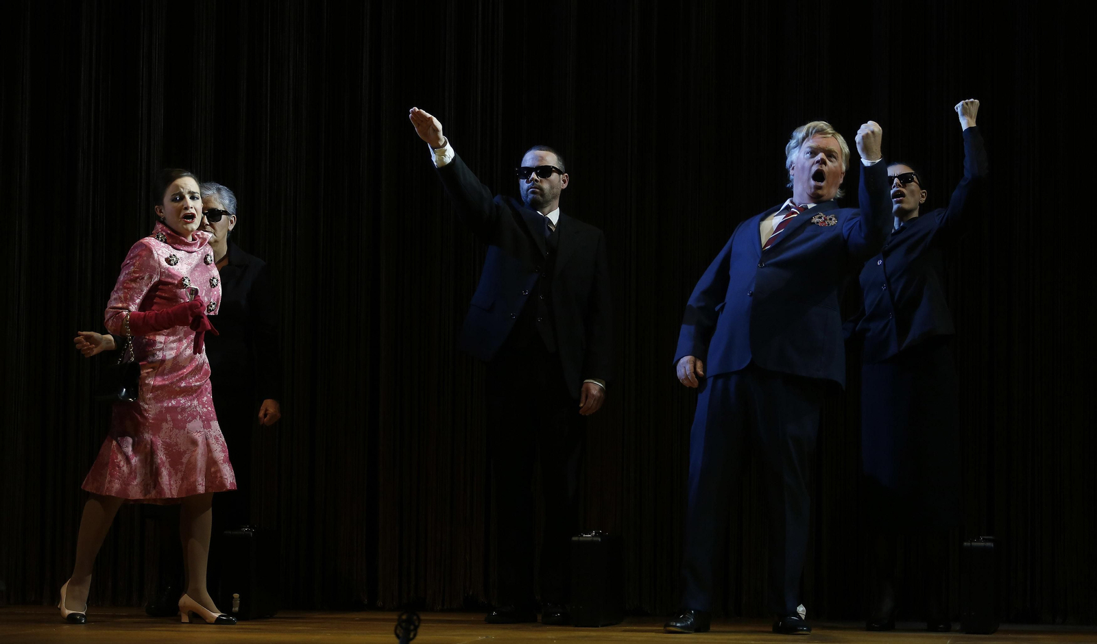 Las imágenes de la ópera 'El dictador'