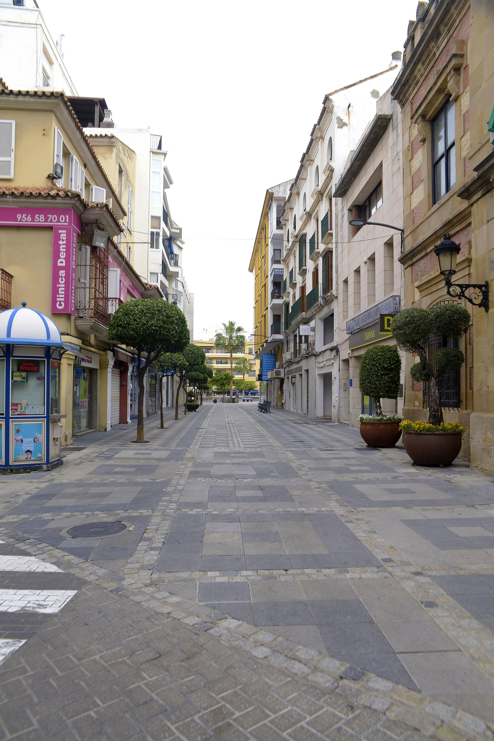 Fotos de las calles de Algeciras ern pleno confinamiento