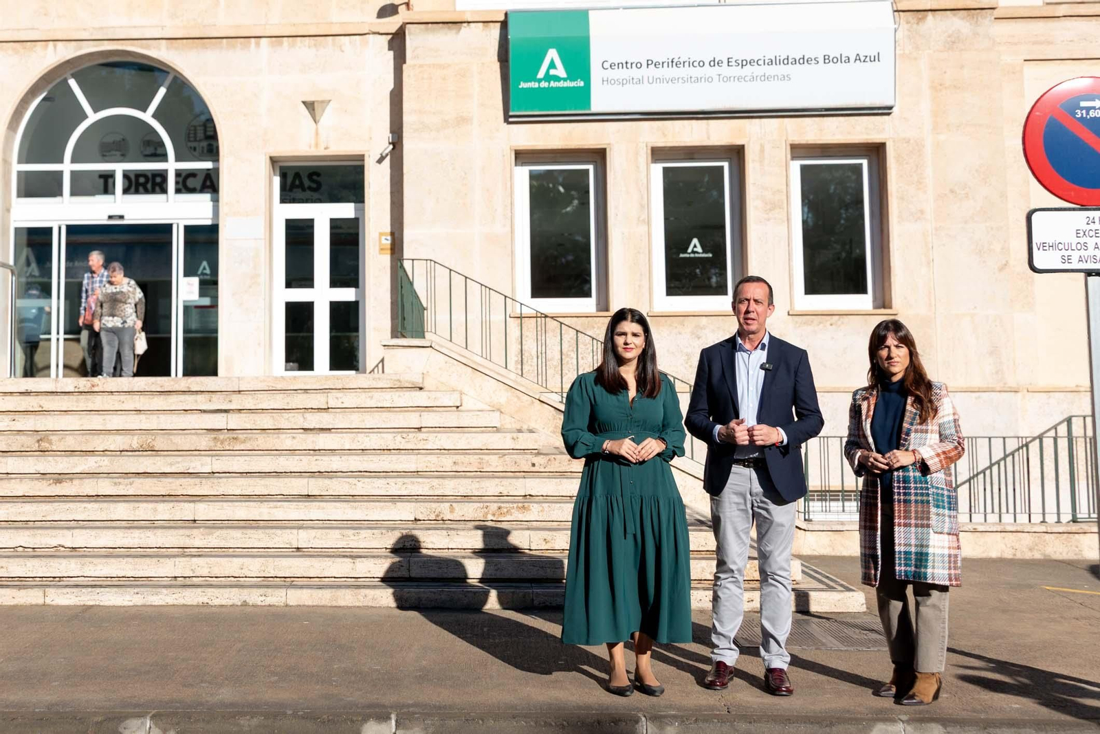 José María Martín en la puerta del Centro de Especialidades Bola Azul