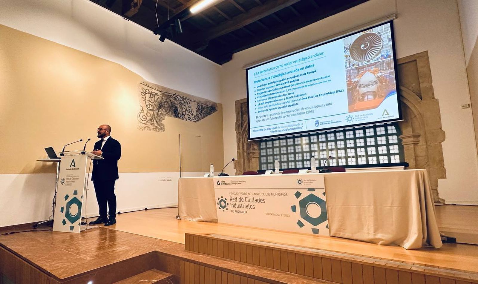 El alcalde portuense, en el encuentro celebrado en Córdoba.