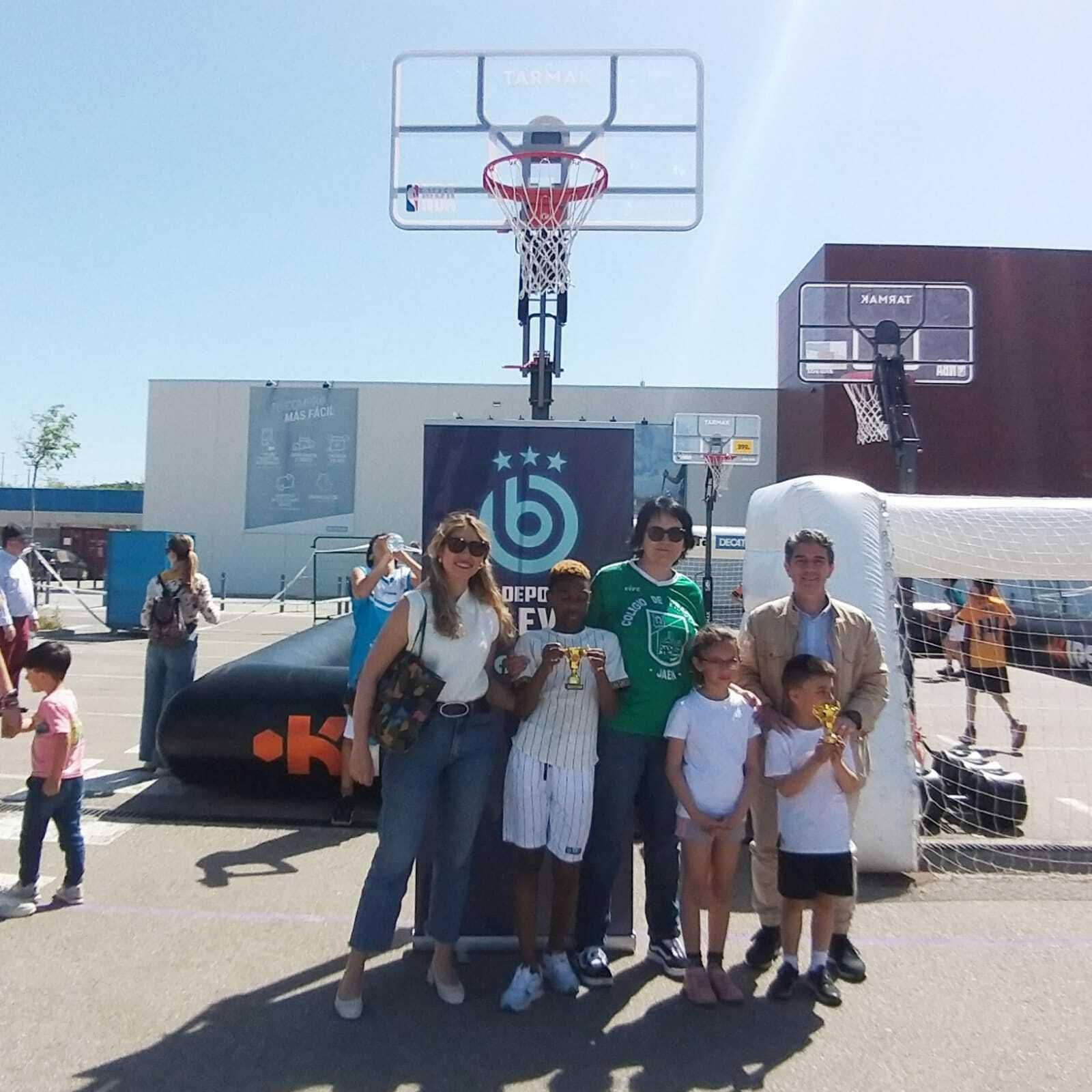 En imágenes: basket solidario de la mano del CD Bulevar en favor de ALES