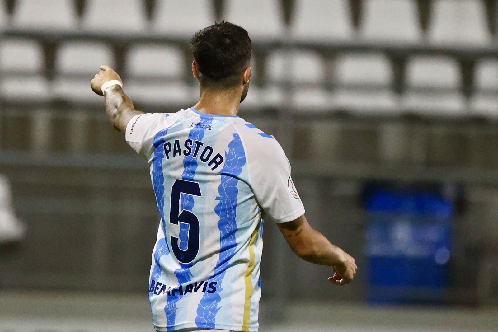 Las fotos del CD Estepona - Málaga CF de Copa del Rey