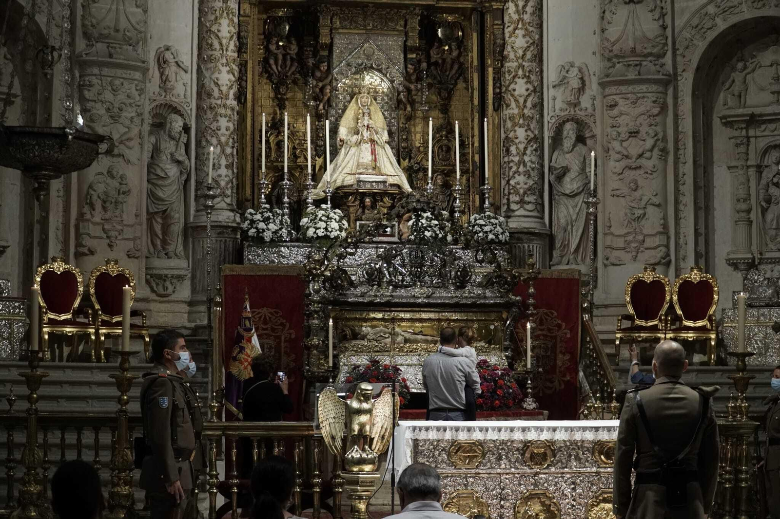 La Catedral de Sevilla celebra la adelantada festividad de San Fernando.