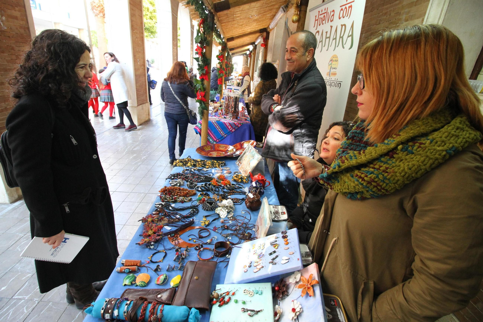 Un mercadillo solidario en Gran Vía