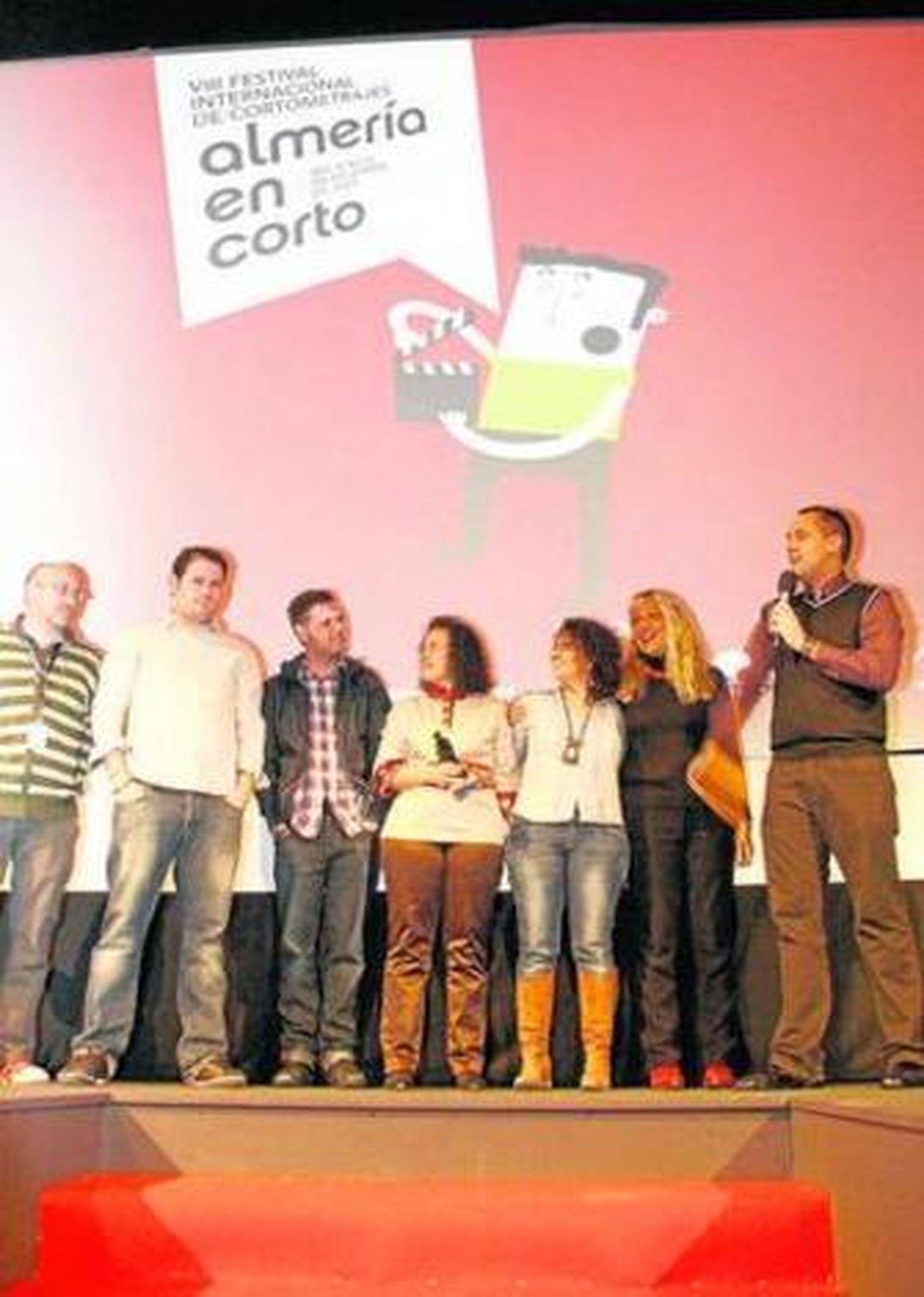 Parte del equipo que ganó el premio.