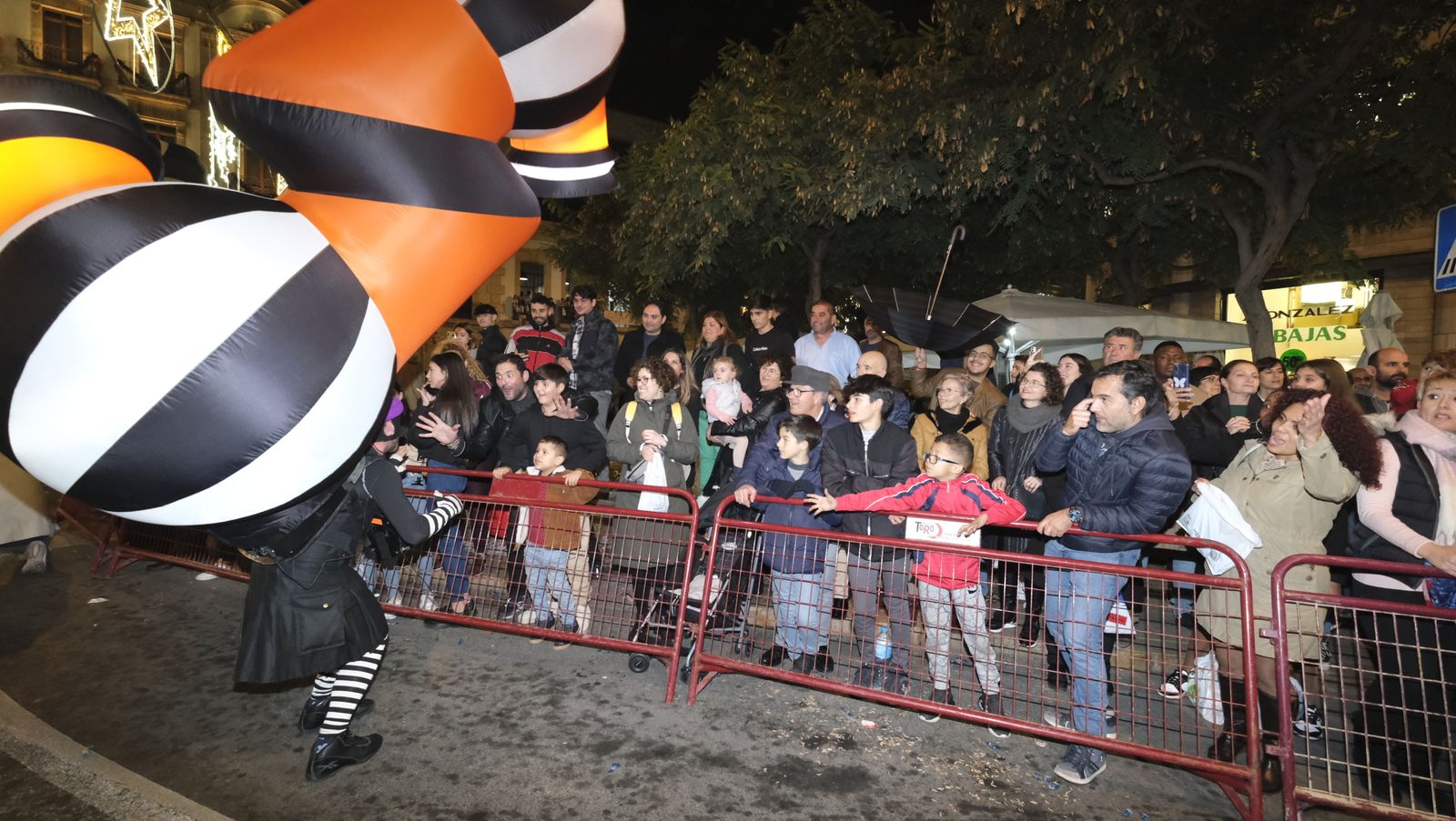 Imágenes de la Cabalgata de los Reyes Magos en Almería