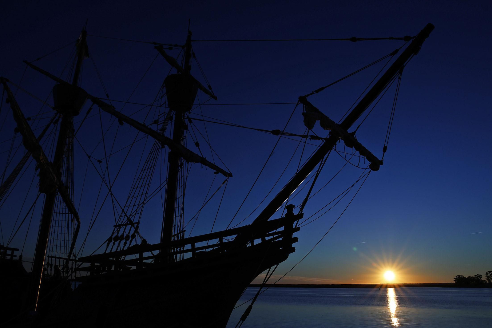 Imágenes de la Nao Victoria en el muelle de Levante