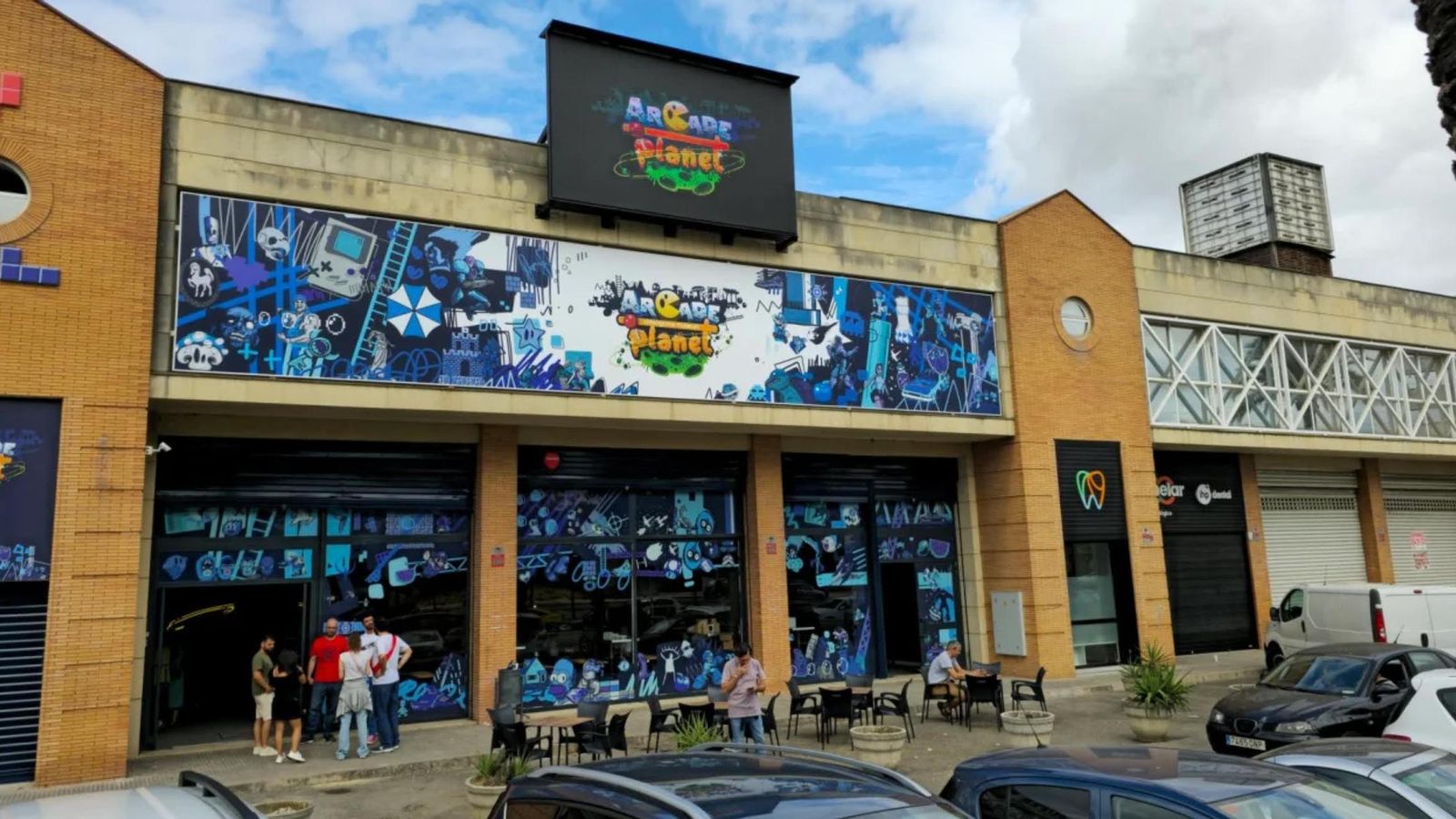La fachada del Arcade Planet.