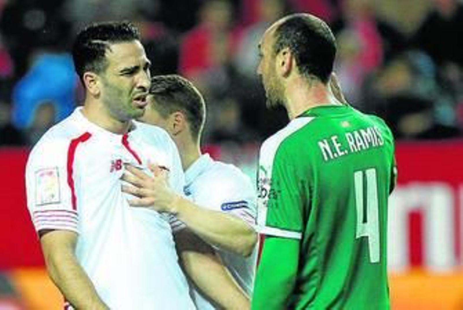 Gameiro se lleva a Rami para que no discuta con Ramis.