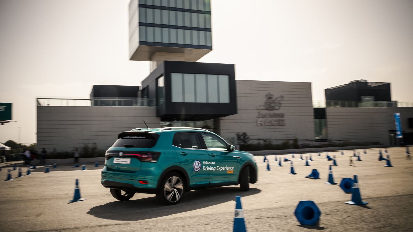 El circuito del Jarama es un trazado excelente para mejorar la conducción.